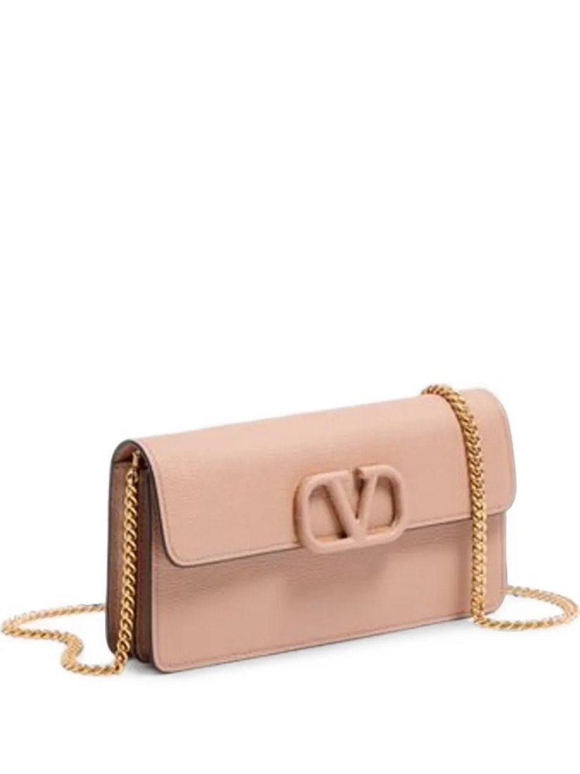 VLogo Signature grainy calfskin wallet with chain