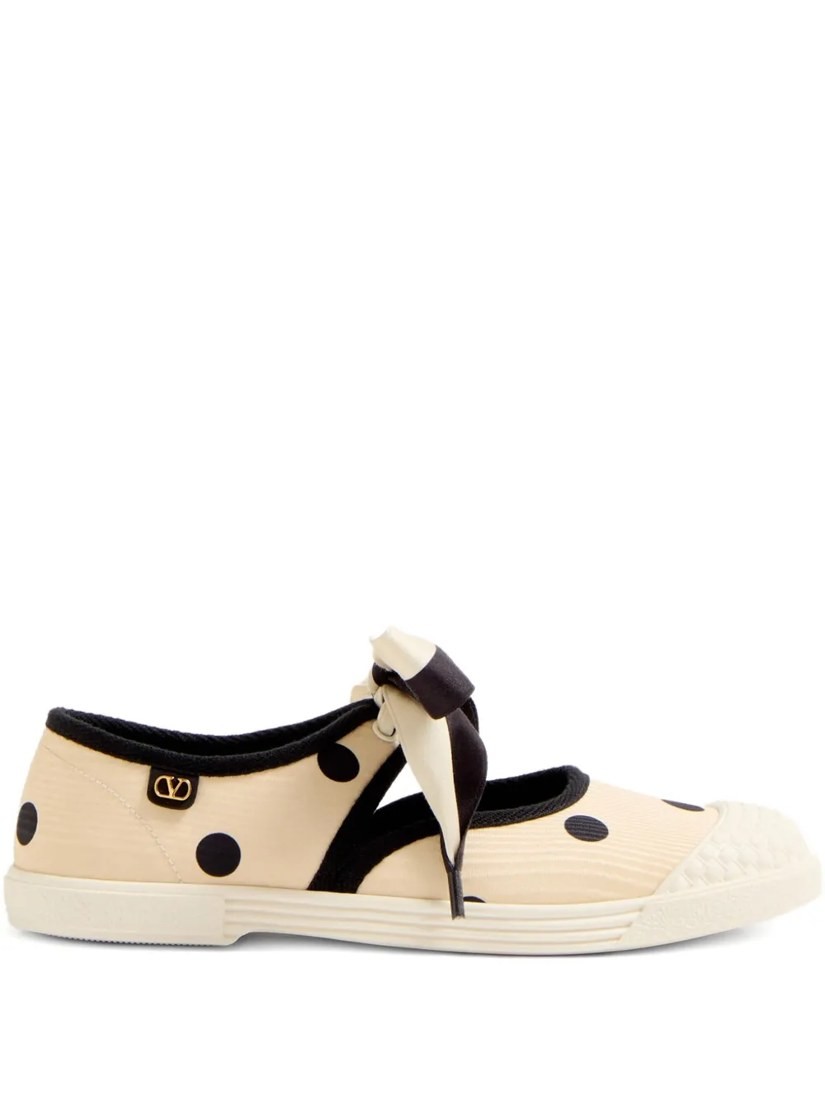 Bay By Bay sneakers