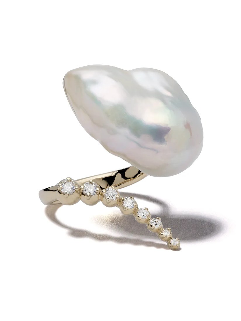 14kt yellow gold curved diamond and pearl ring