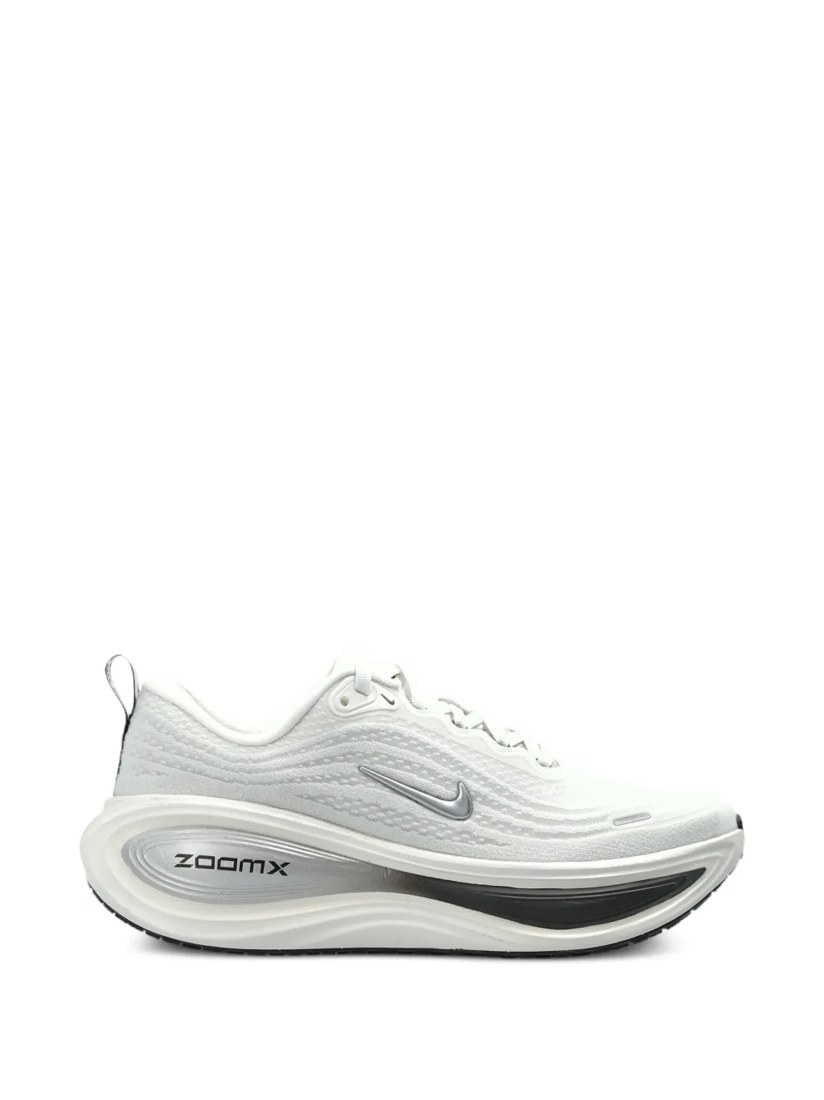 Vomero Plus sneakers
