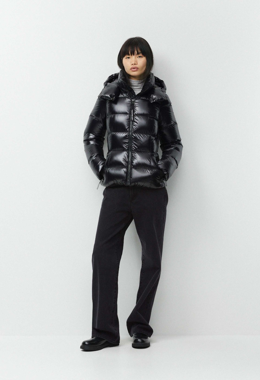 The SuperSnug Puff, Hi-Gloss