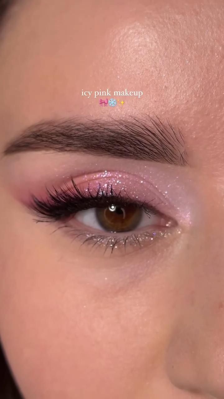 Makeup For Hooded Eyes: What Actually Stays Put