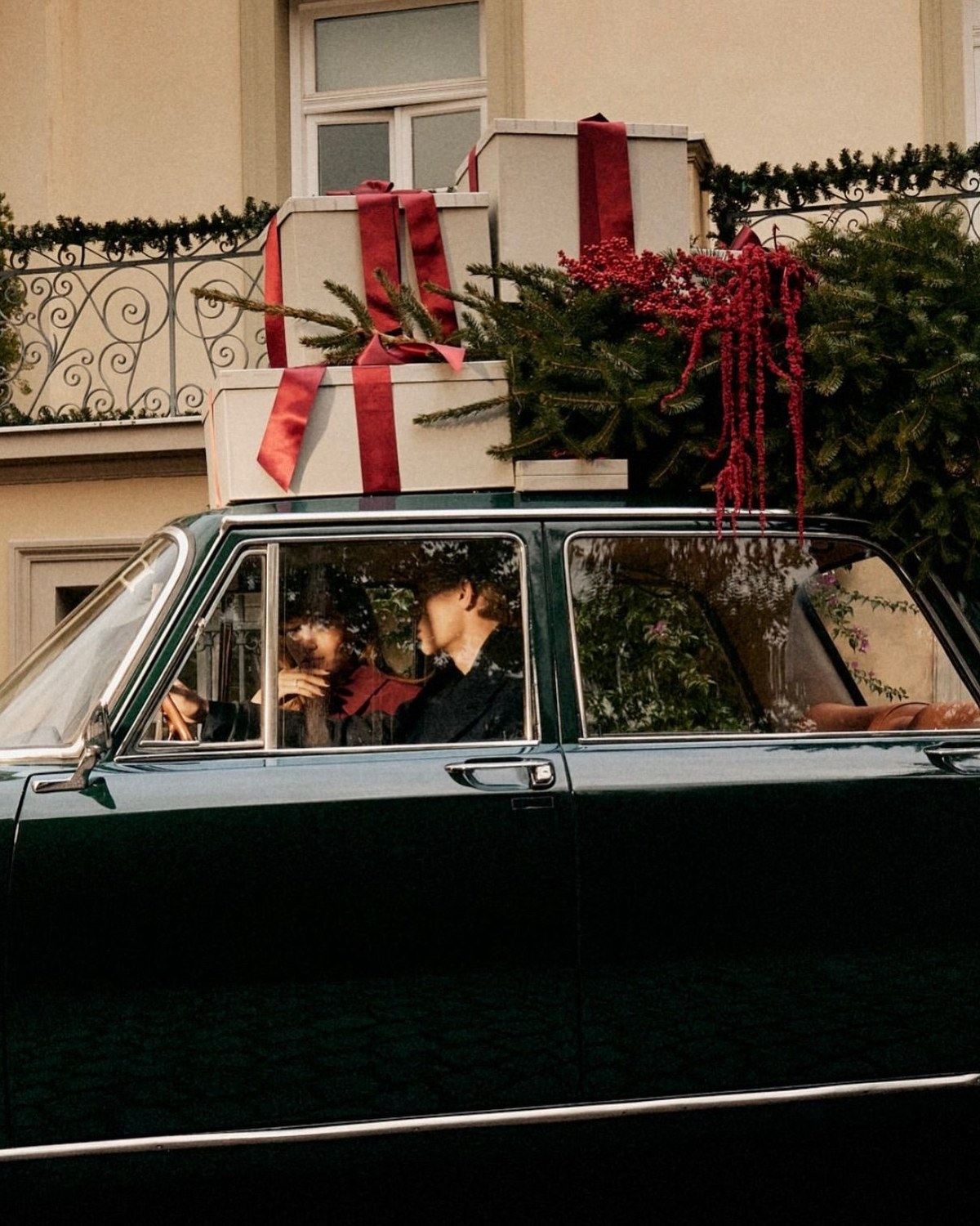 Holiday Gift Sets: The Beauty Box Has a Long Memory