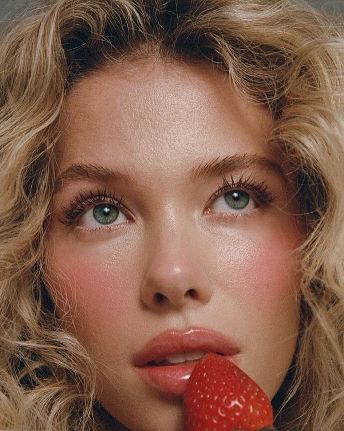 Low Porosity Hair: Why Water Beads Up and What Actually Gets In