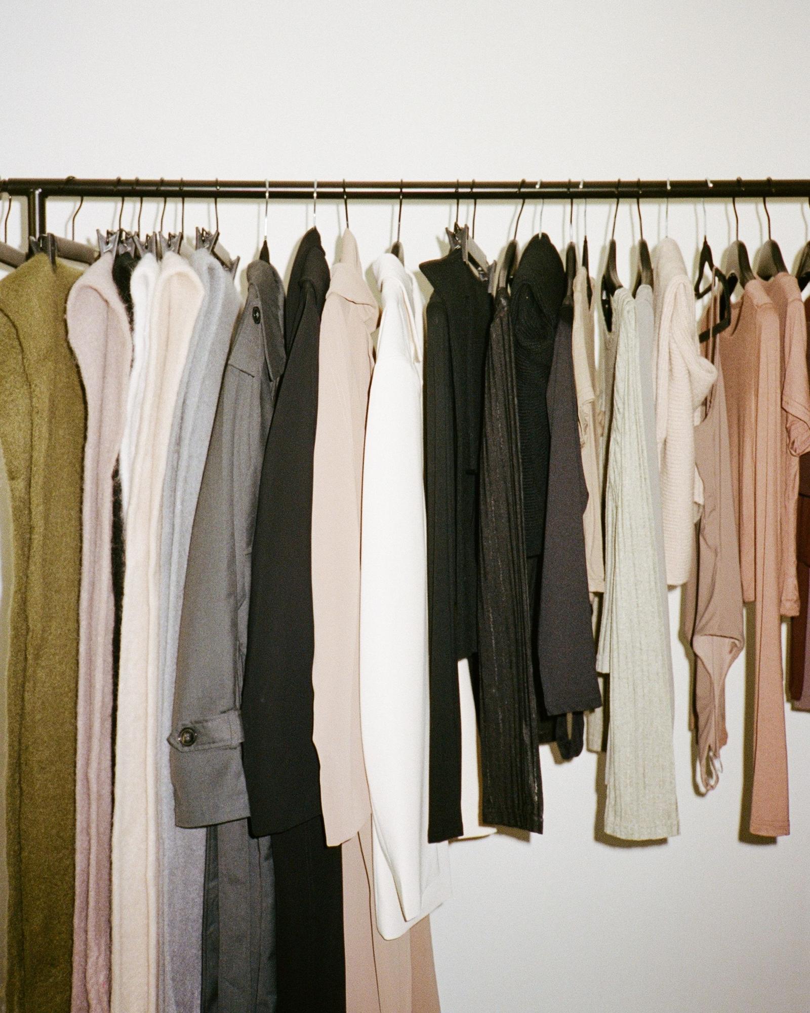 Phia vs Acloset: AI Outfits or Smarter Shopping