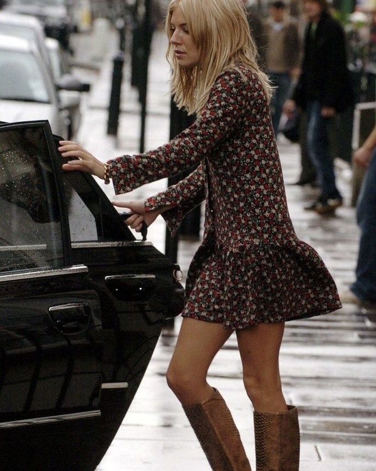 Drop Waist Dresses: How to Wear Them in Fall