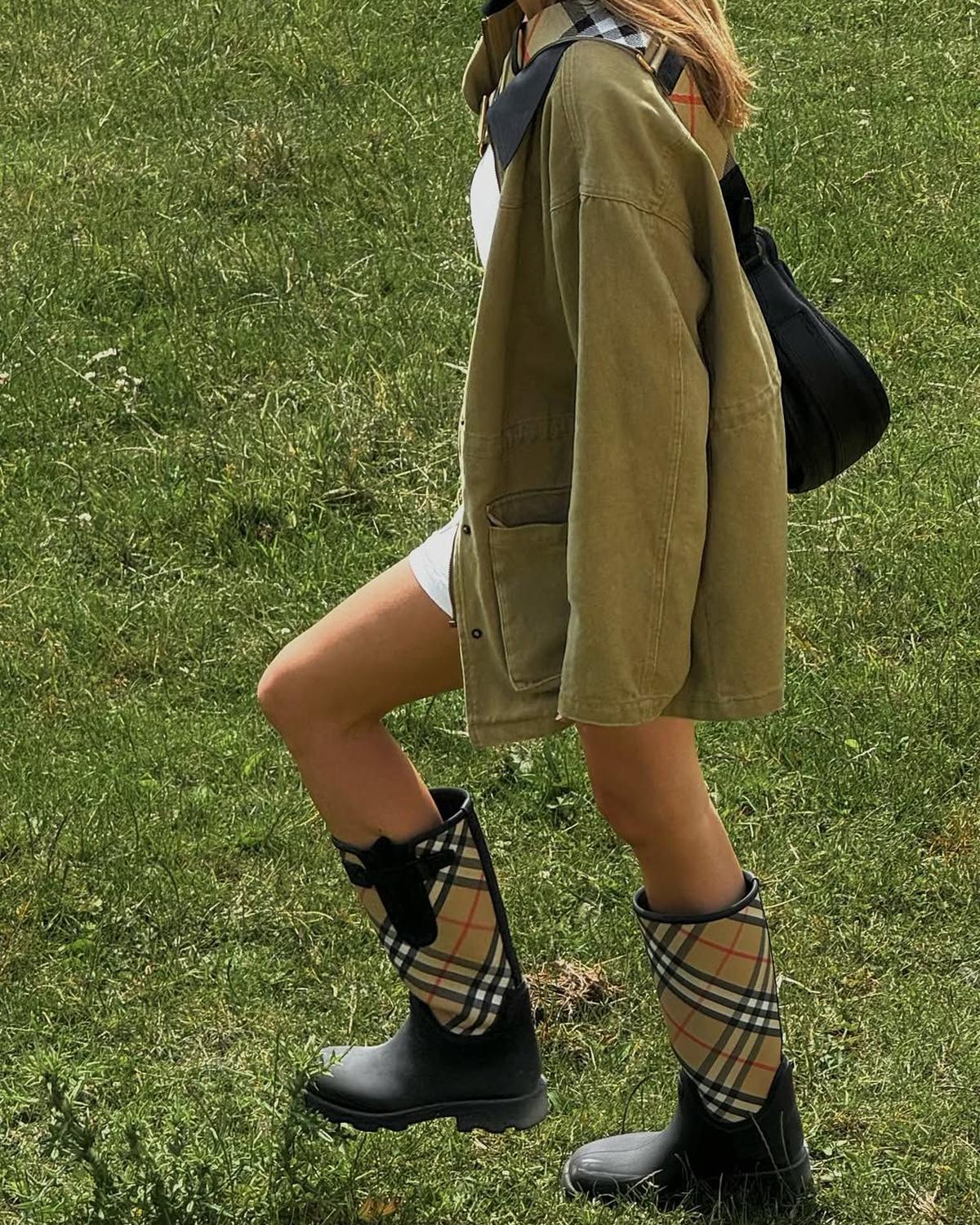 Burberry Shoes for Women: Boots, Flats, Loafers and Slides