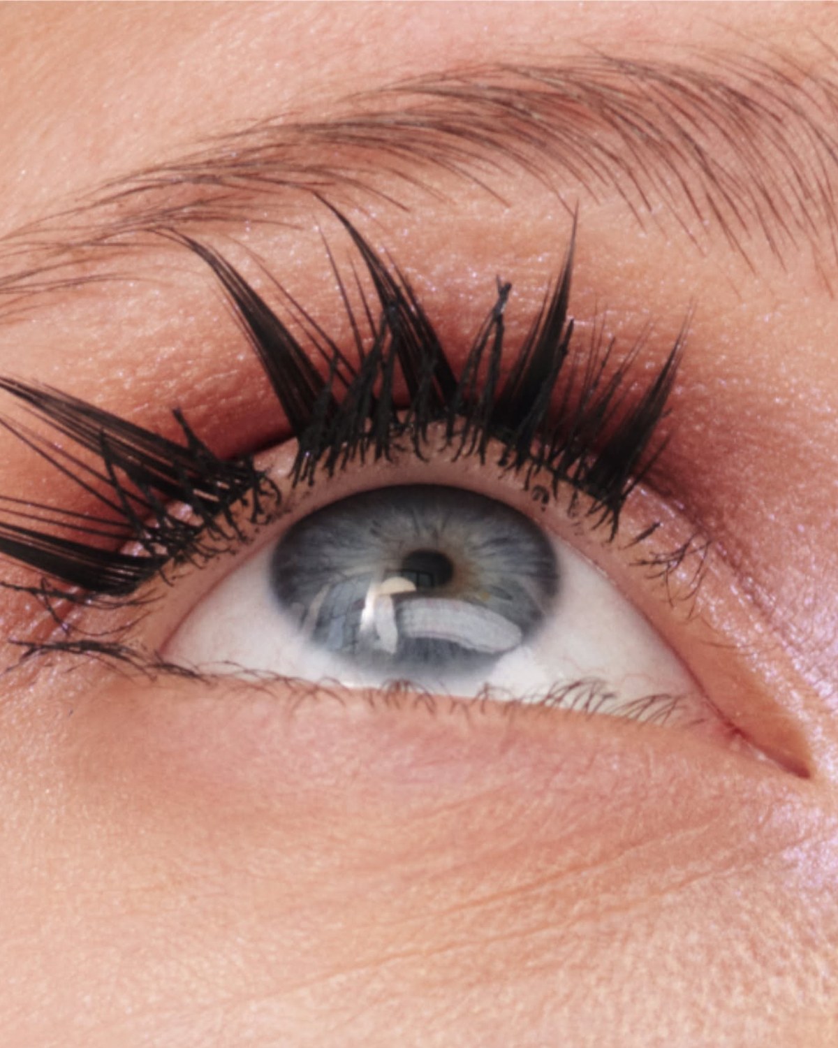 Best Mascara for Sensitive Eyes: Plain Formulas, Gentle Removers and the 1968 Idea Behind Them
