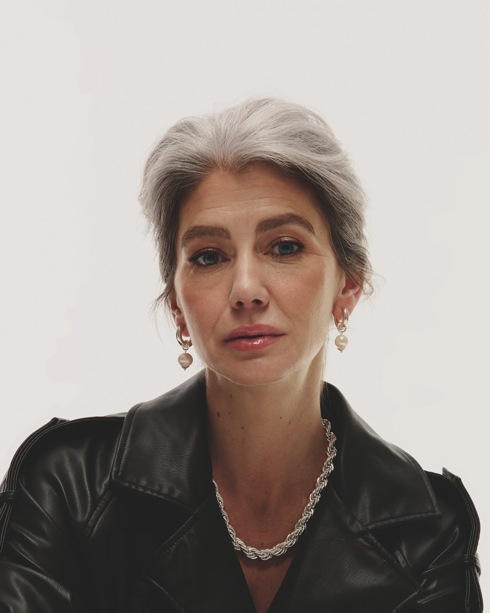 Gifts for Women in Their 60s: A Pearl, a Puzzle, and Her Own Agenda