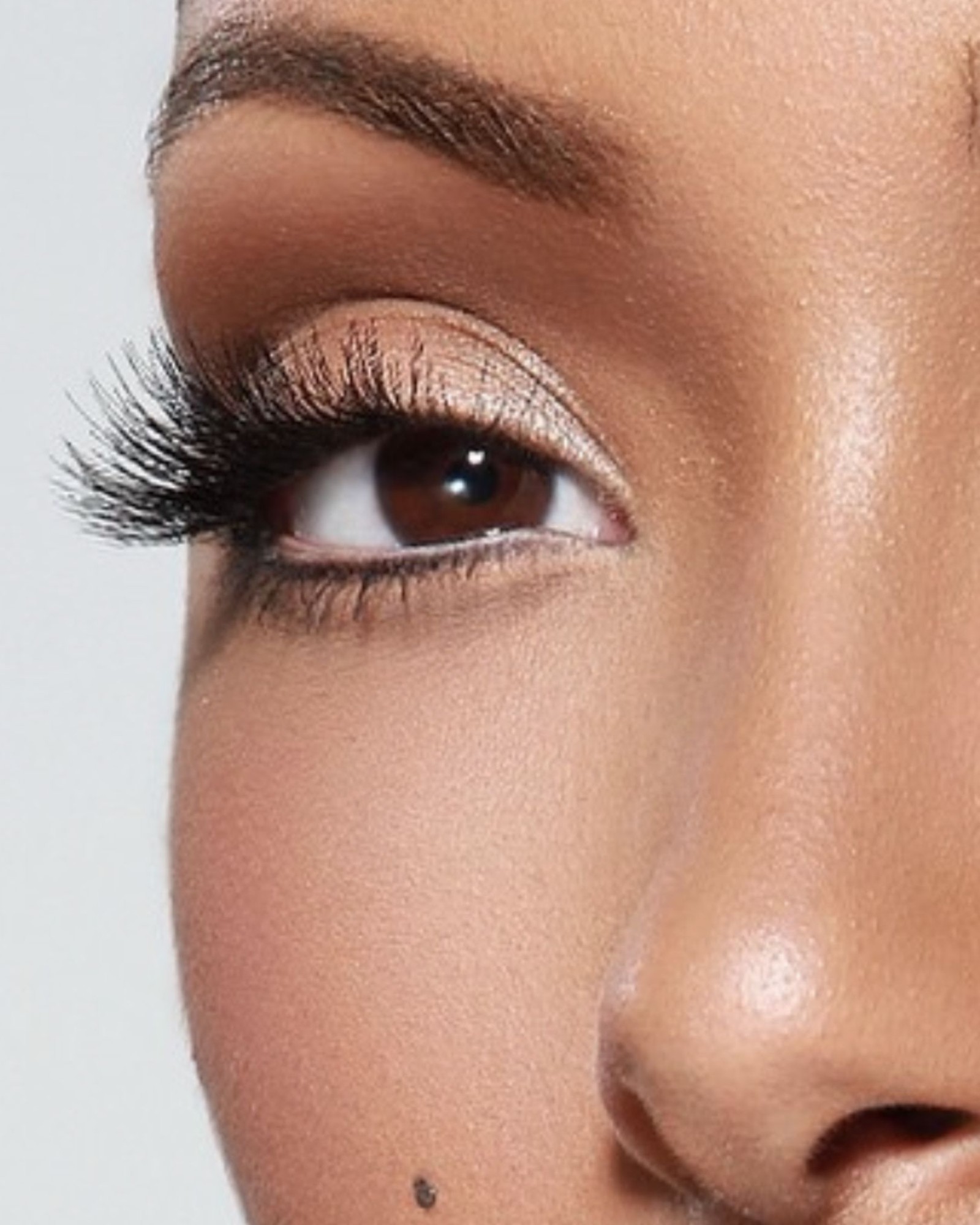 The Ordinary Lash Curl Finisher and the Best Ways to Hold a Curl