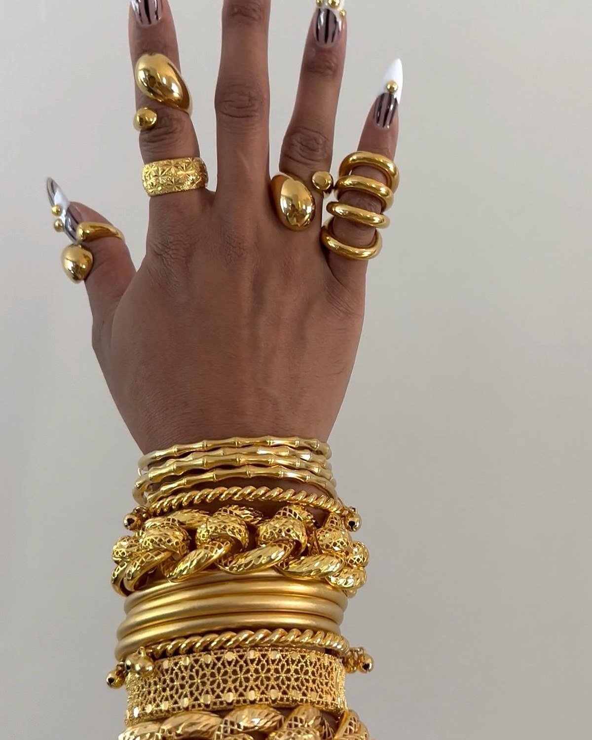 The Beaded Clover: Four-Leaf Jewelry in Gold and Color