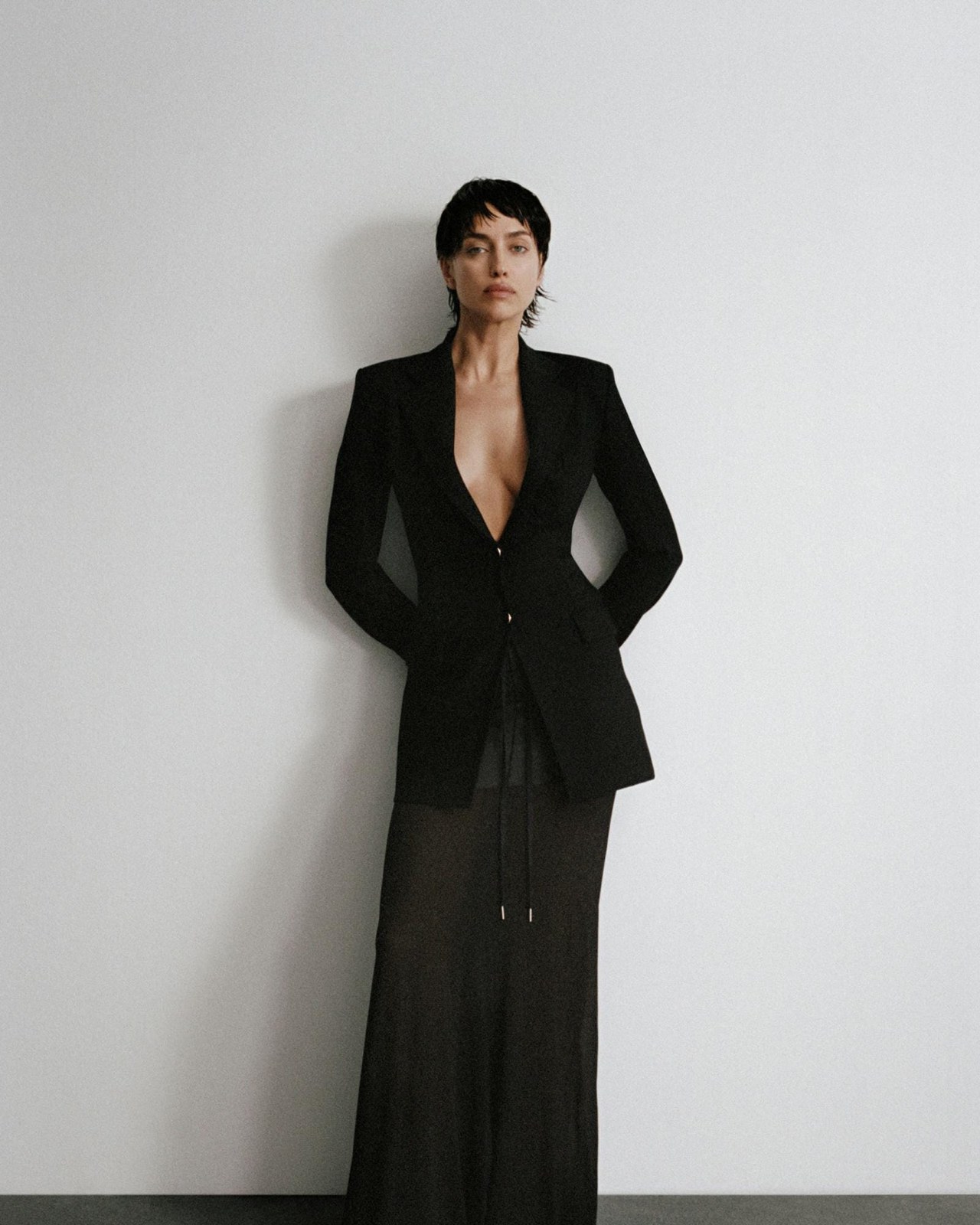 Helmut Lang Pants and Tops: A Modern Wardrobe Guide