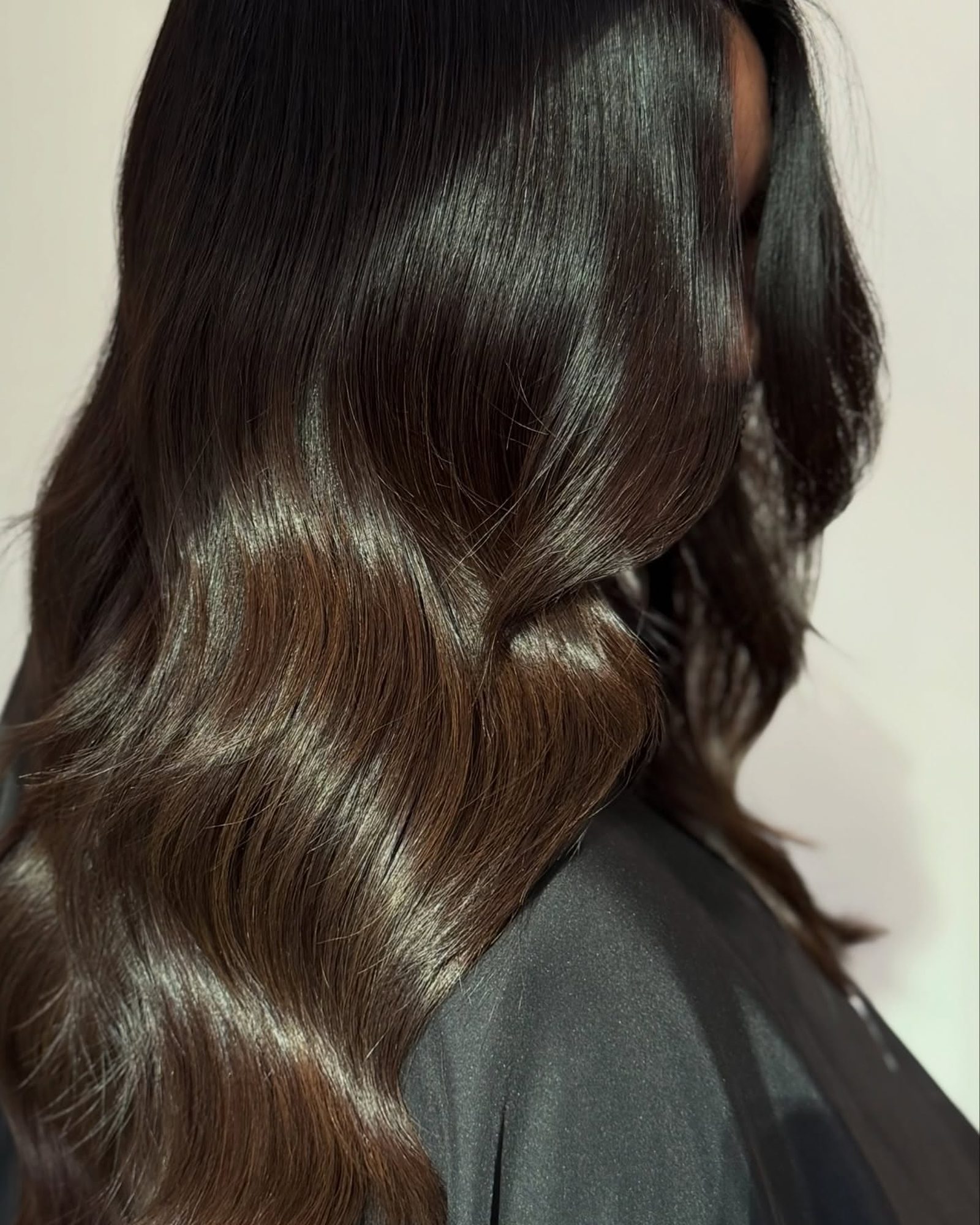 The Best Hair Serum, and the Amber Bottle From a Tel Aviv Salon