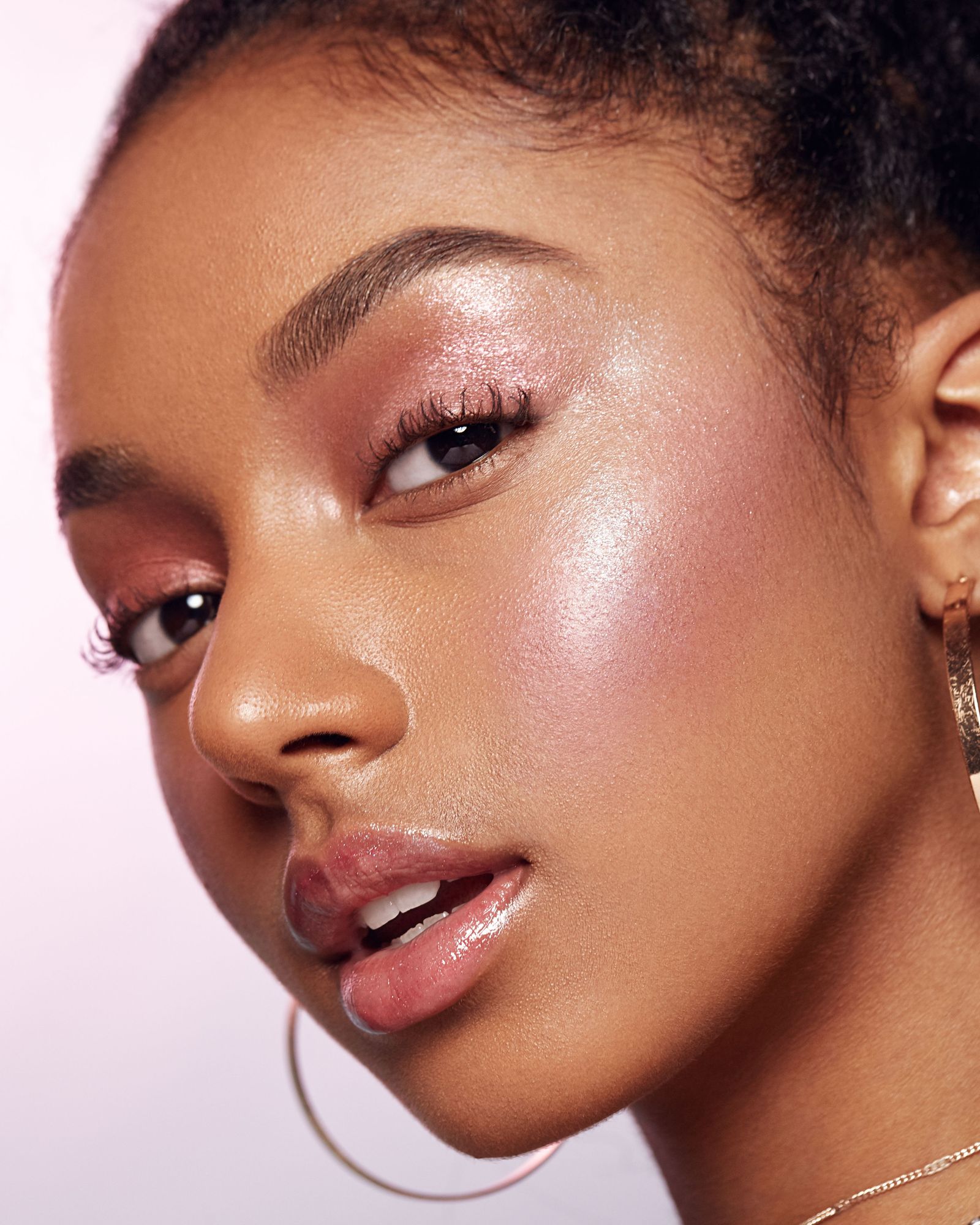 Charlotte Tilbury Flawless Filter and Its Golden Globes Debut