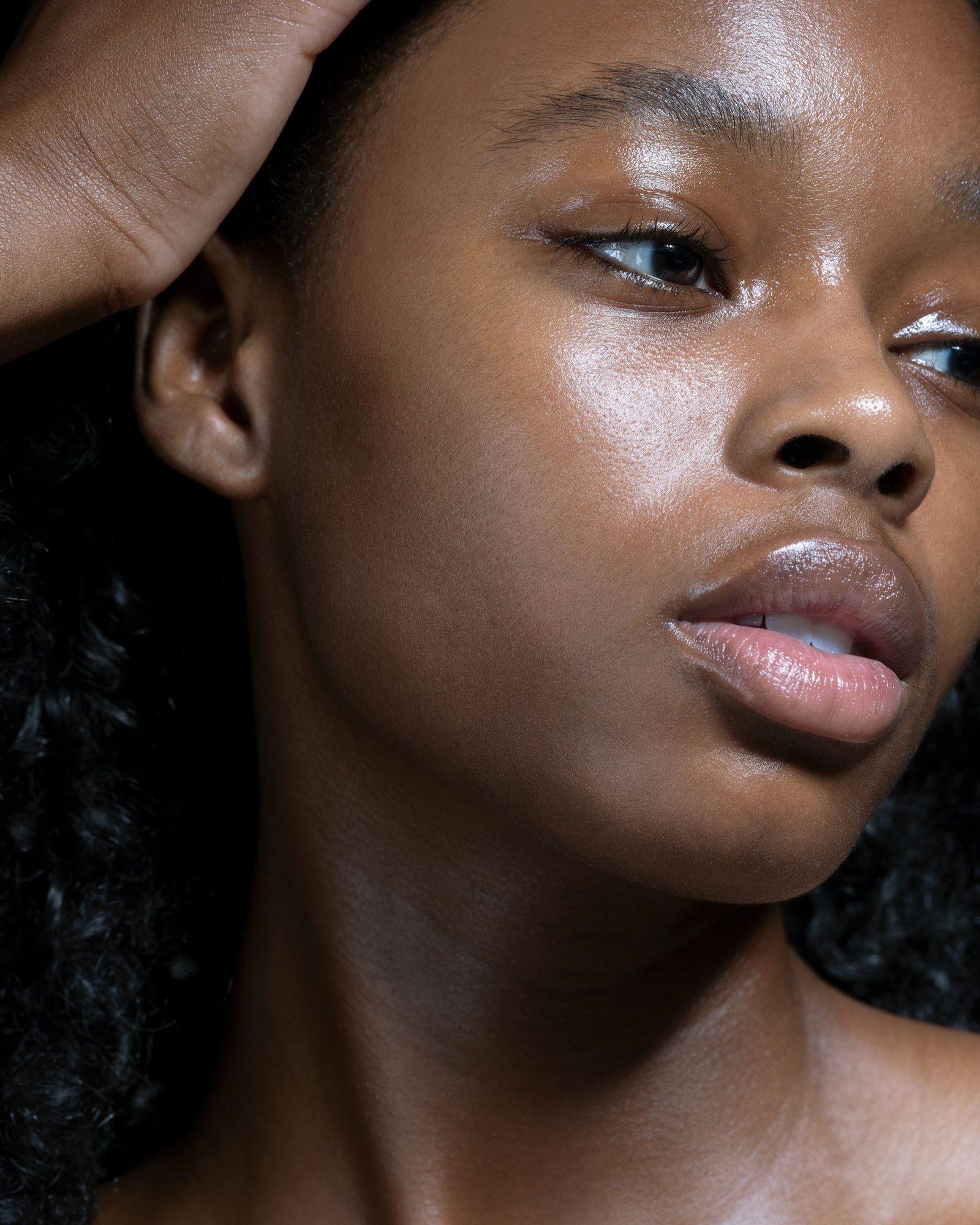 La Roche-Posay Mela B3 Serum and the Dark Spot Routine Around It