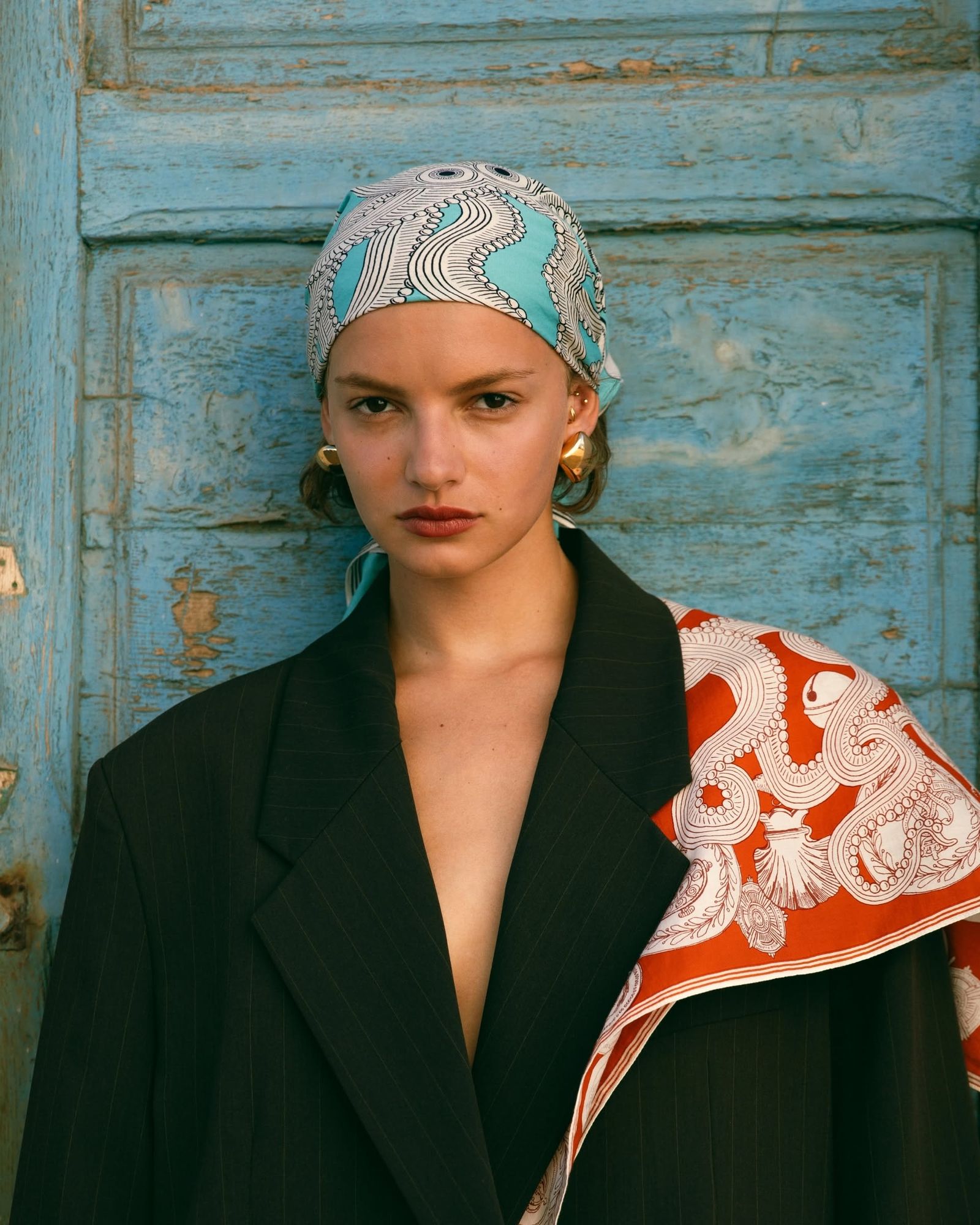 Silk scarf: The Square That Keeps Changing Shape