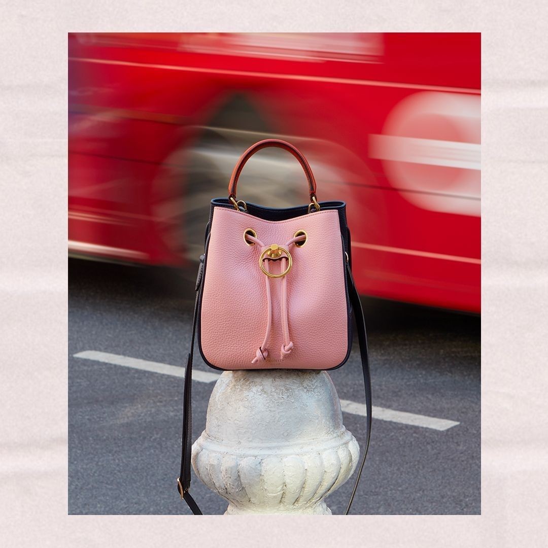 Clutches and Shoulder Bags: A Buying Guide