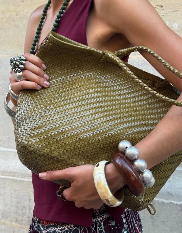 Which Bag Shape Actually Suits You