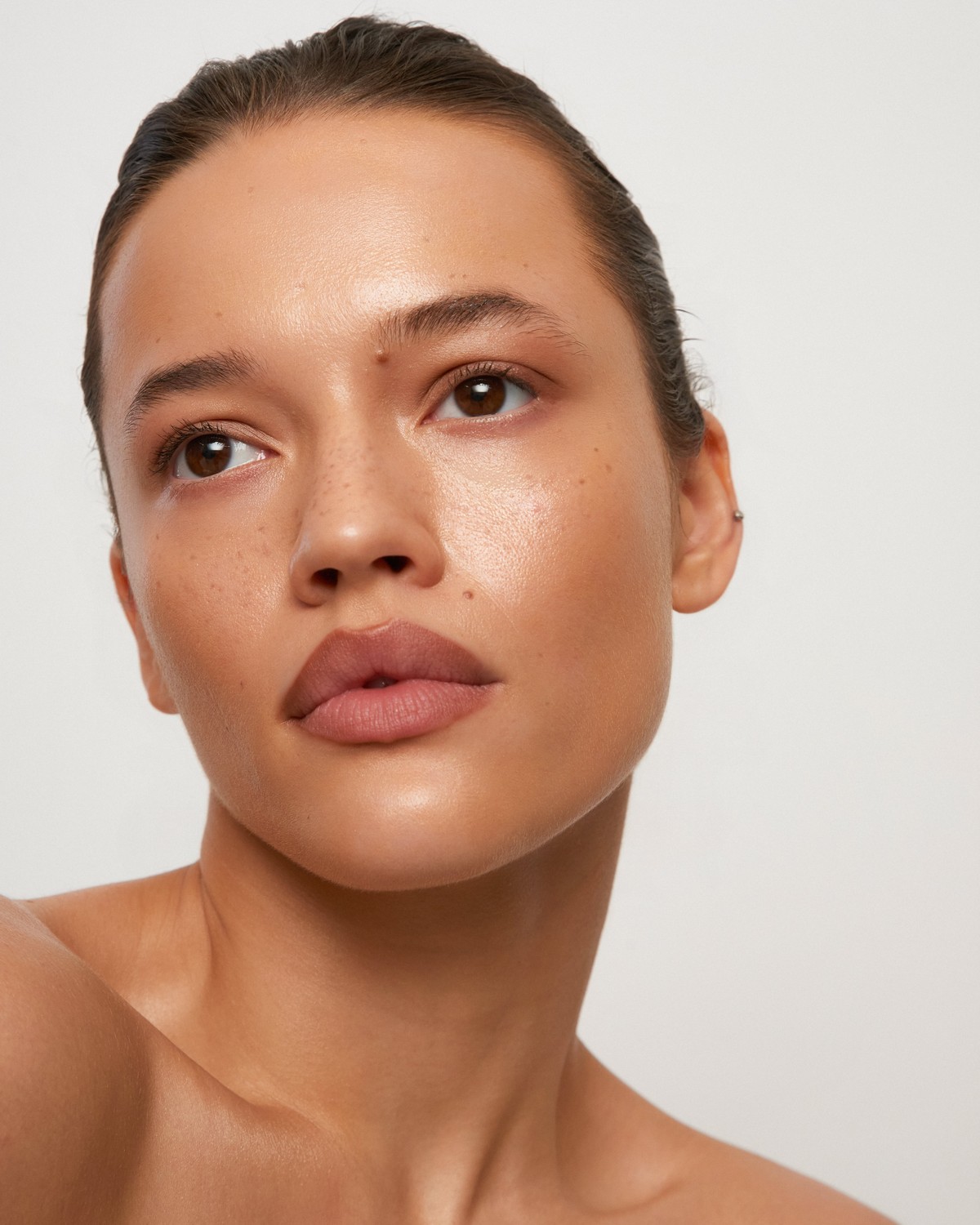 Pink Lightbulbs and Veil: Why My Hourglass Skin Tint Does the Quiet Work