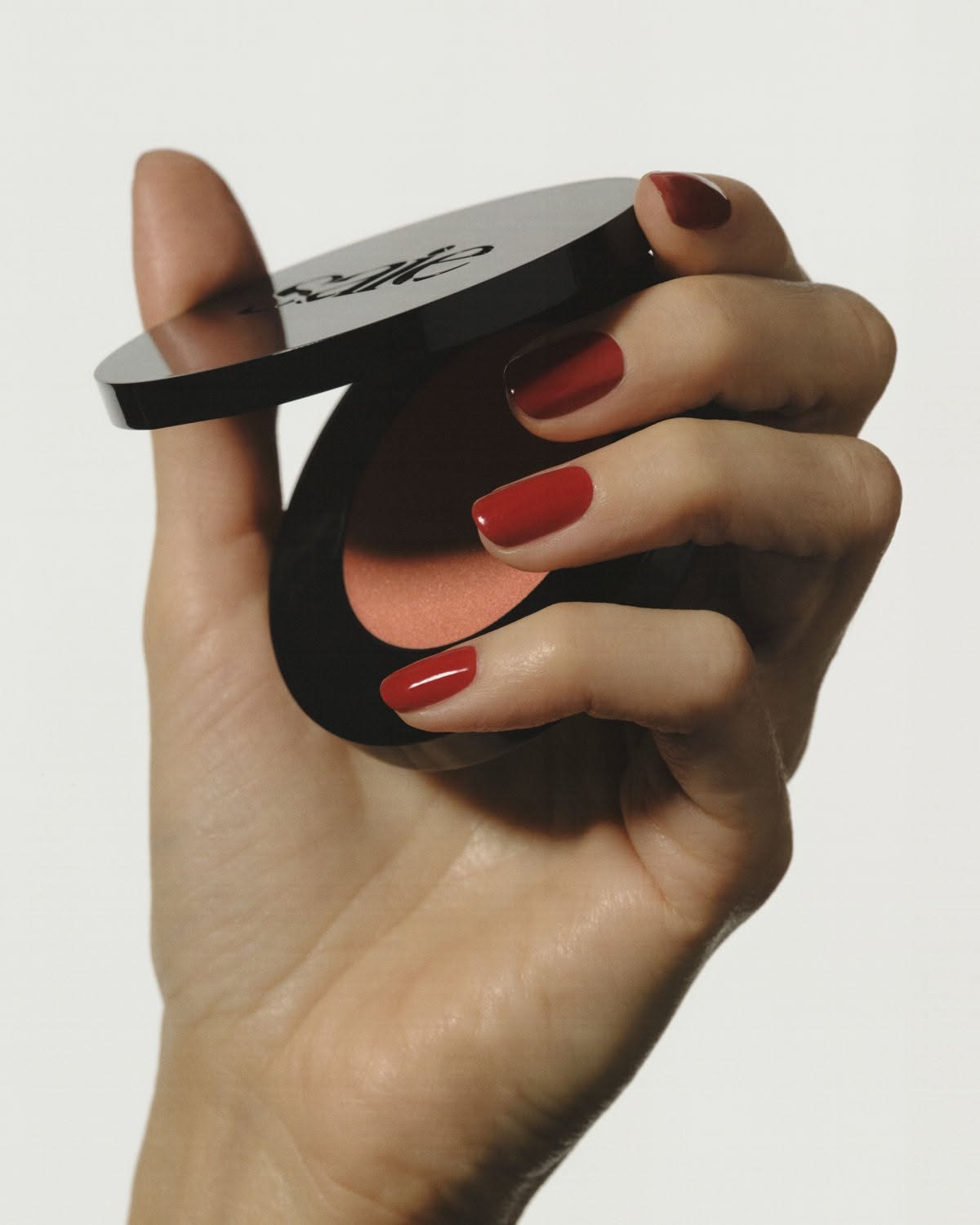 Glue On Nails That Survive a Week of Typing