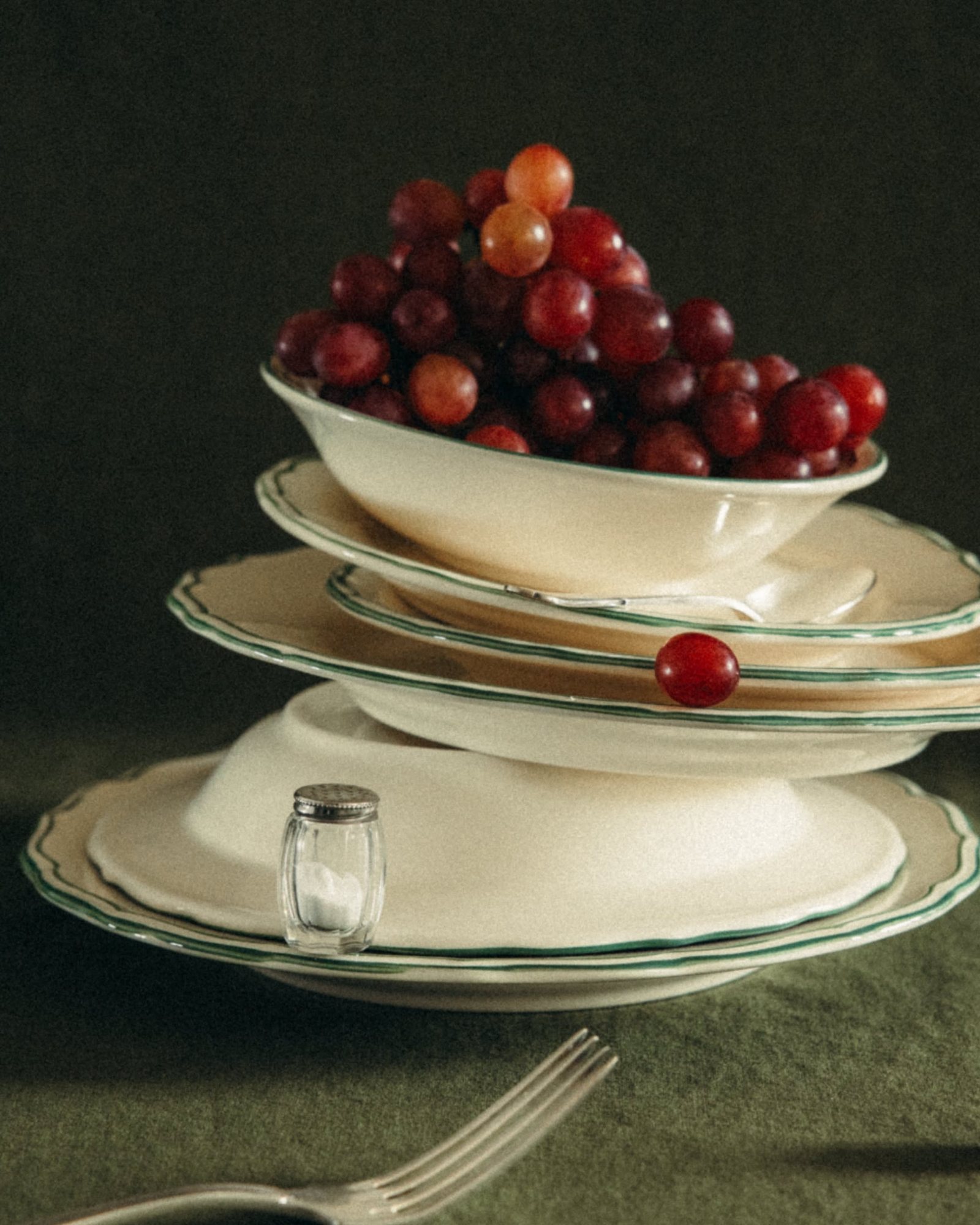 Ginori Plates Dupe: Dense Botanical Plates in One Bold Color