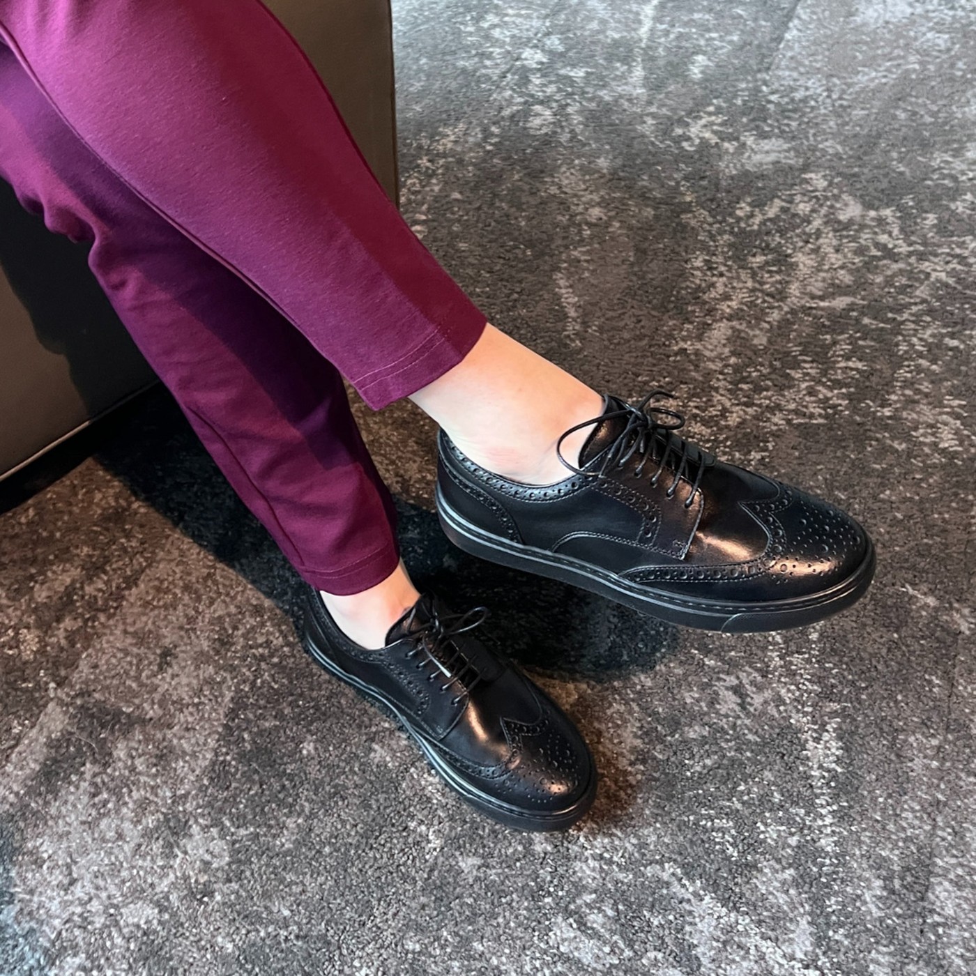 Sneakers That Look like Dress Shoes Women's and What Goes With Them