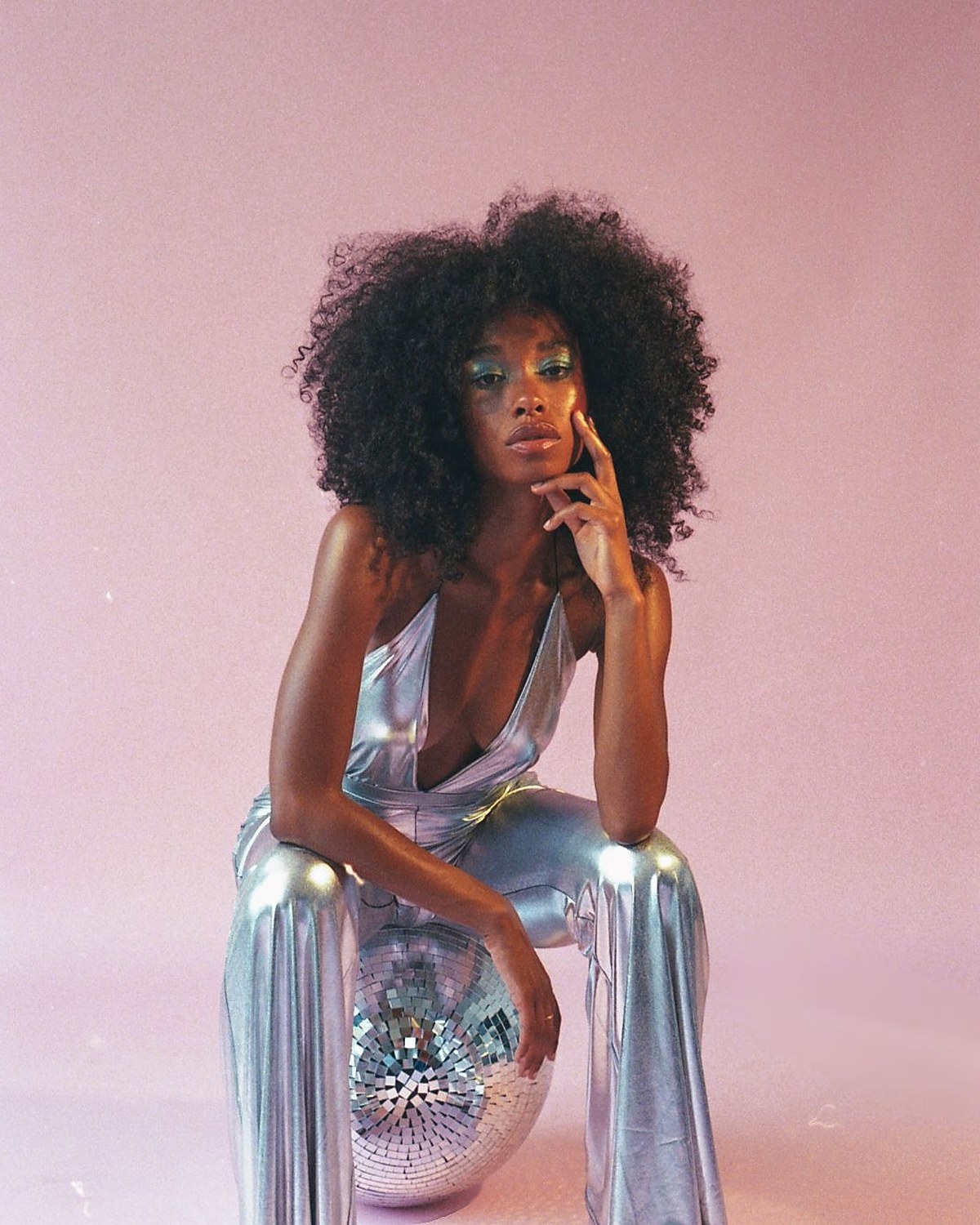 The Disco Outfits Edit: Five Lessons From the Studio 54 Dance Floor