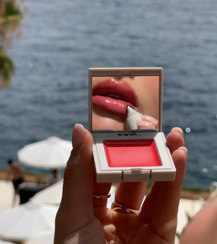 The Luxury Beauty Counter