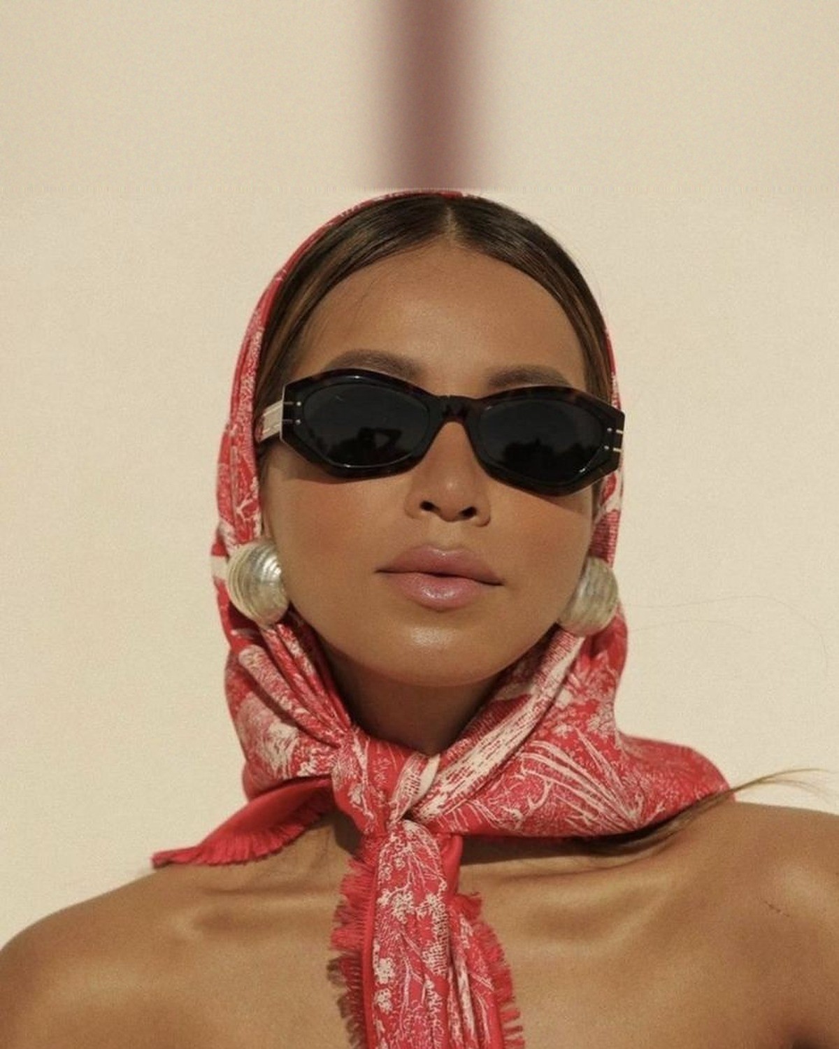 Bandana Scarf: How Snuff Users Gave a Kerchief Its Name