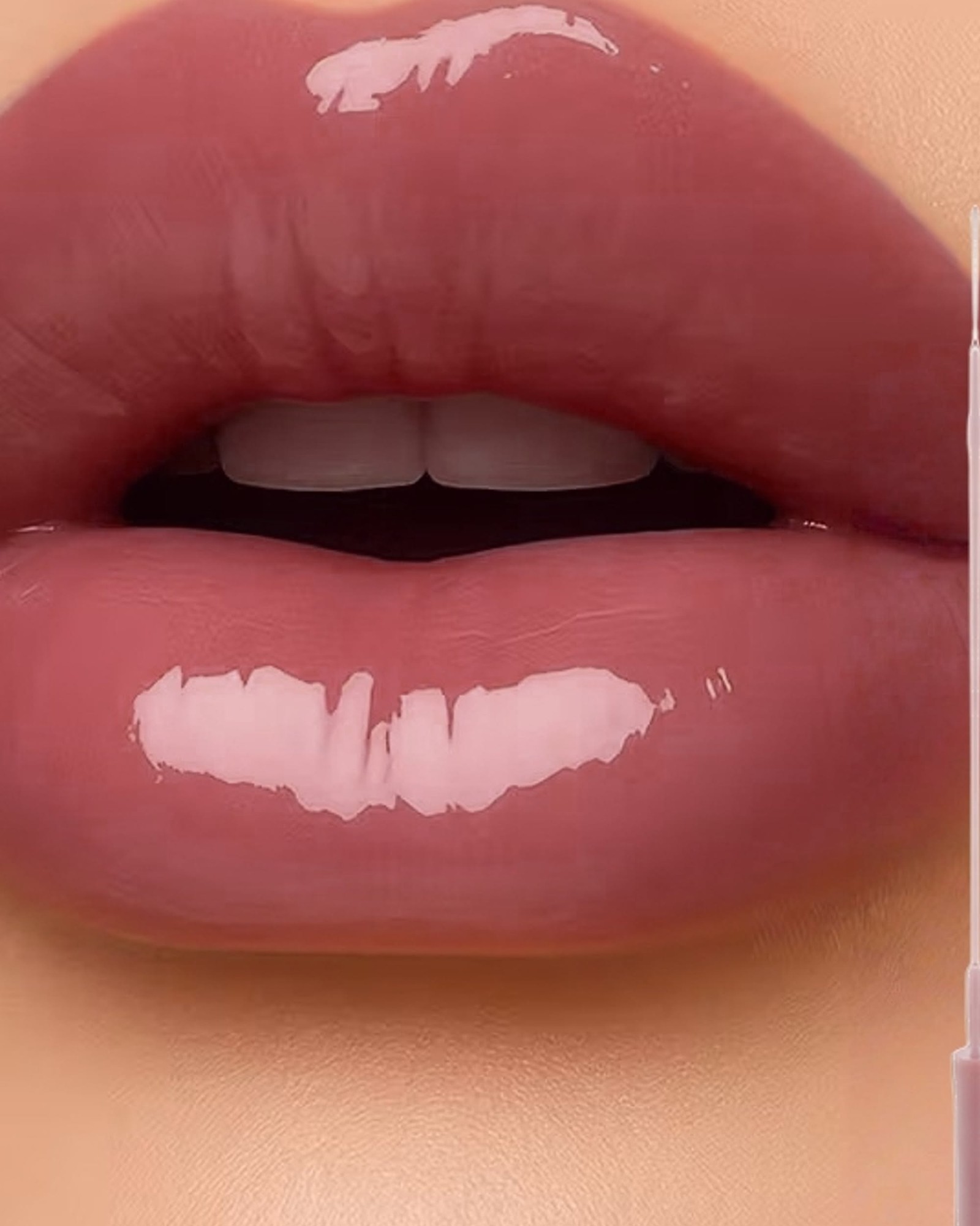 Glossy Lips Without the Stickiness