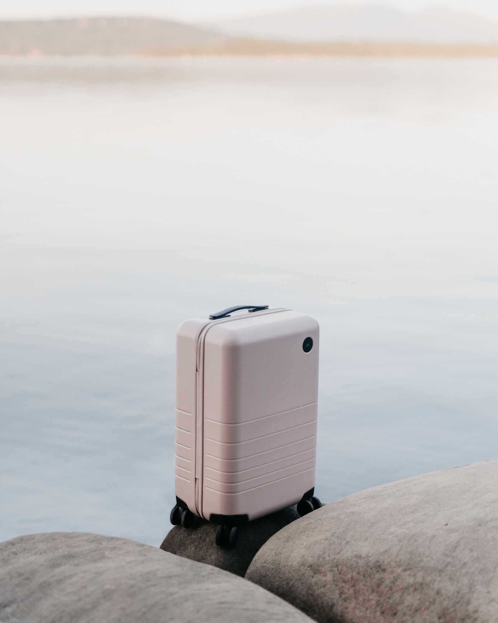 Monos Luggage: The Quiet Polycarbonate Suitcase From Vancouver