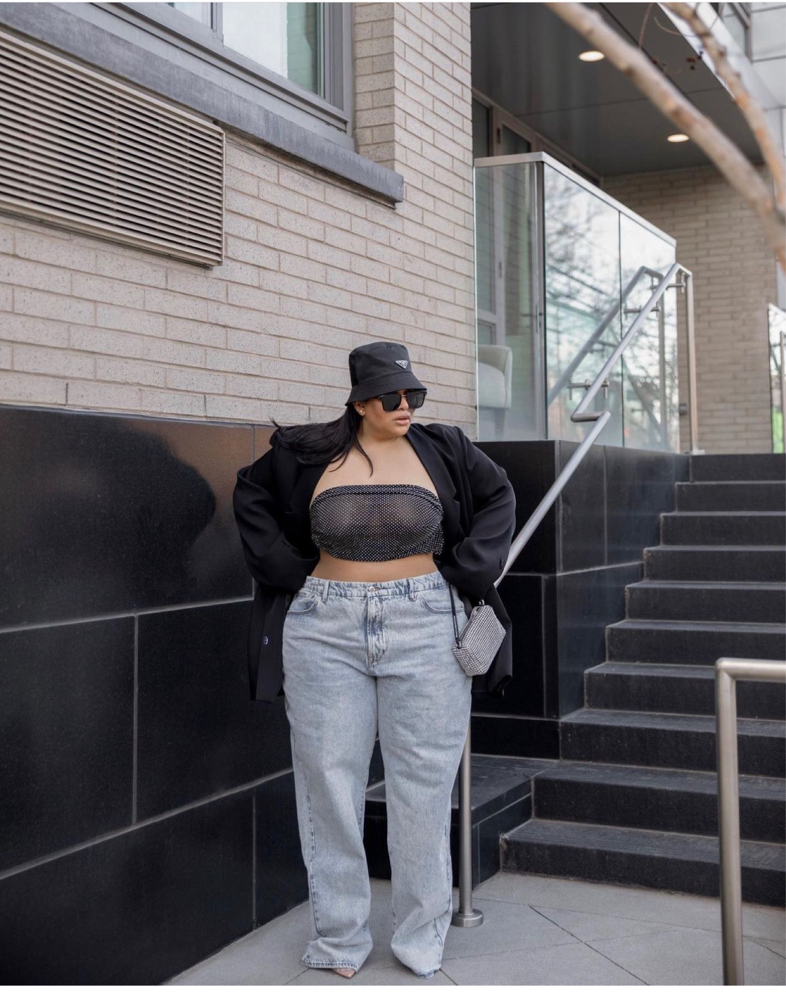 Bucket Hat Outfit: A Styling Guide