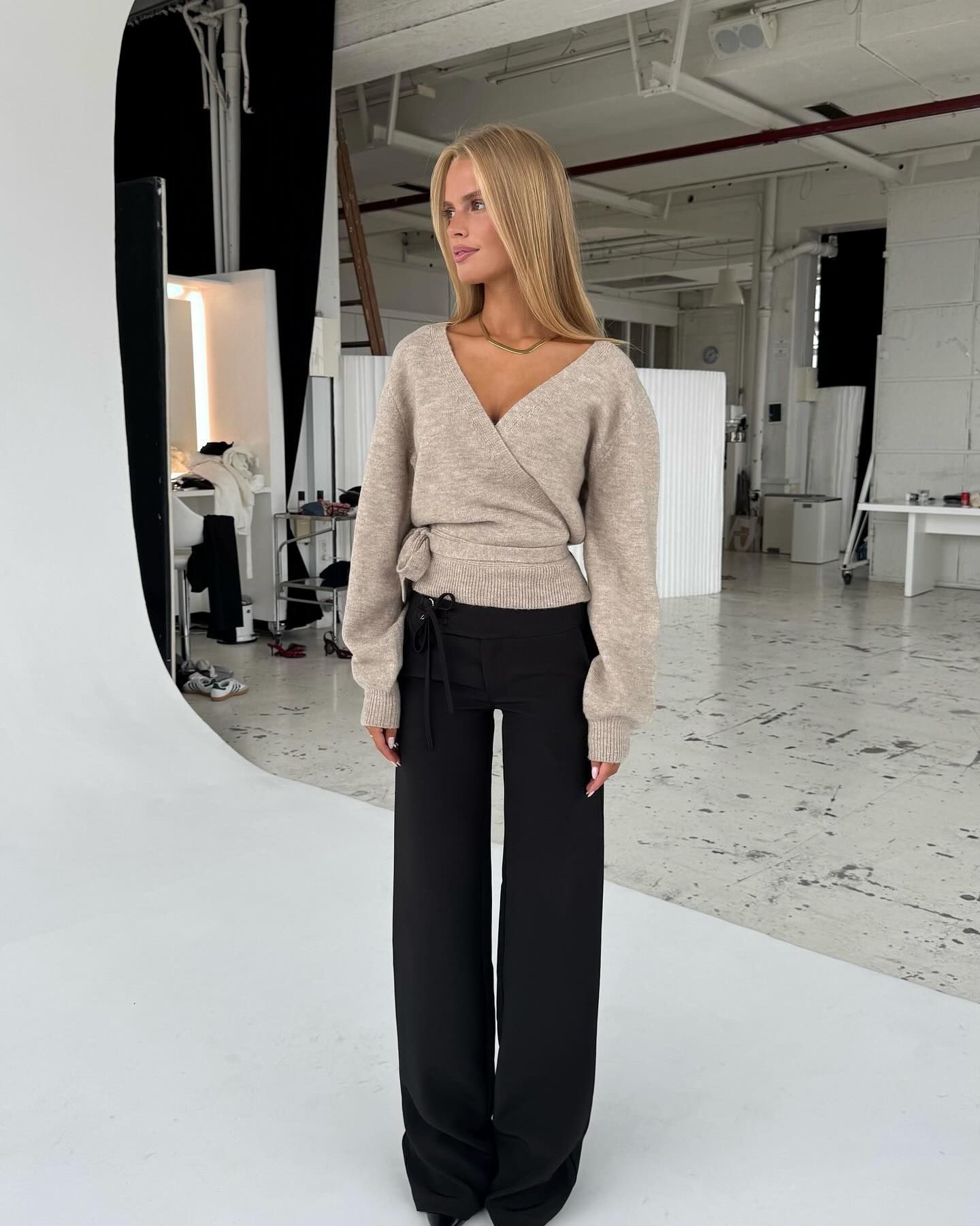 Wrap Sweater Outfits: Crossovers, Side Ties and Scarf Layers