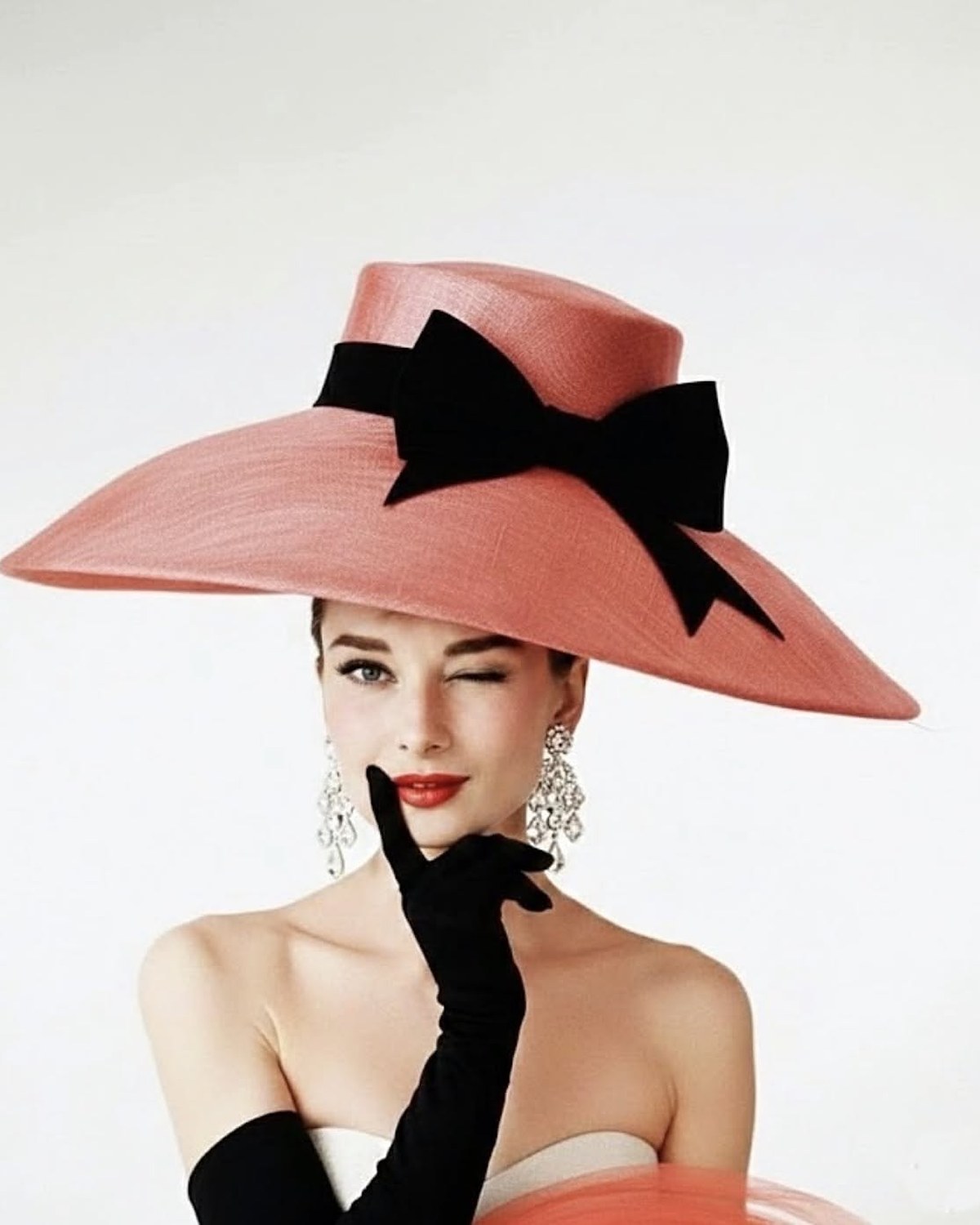 Retro Style: Dressing the Audrey Hepburn Way, From Full Skirts to Cat-Eyes
