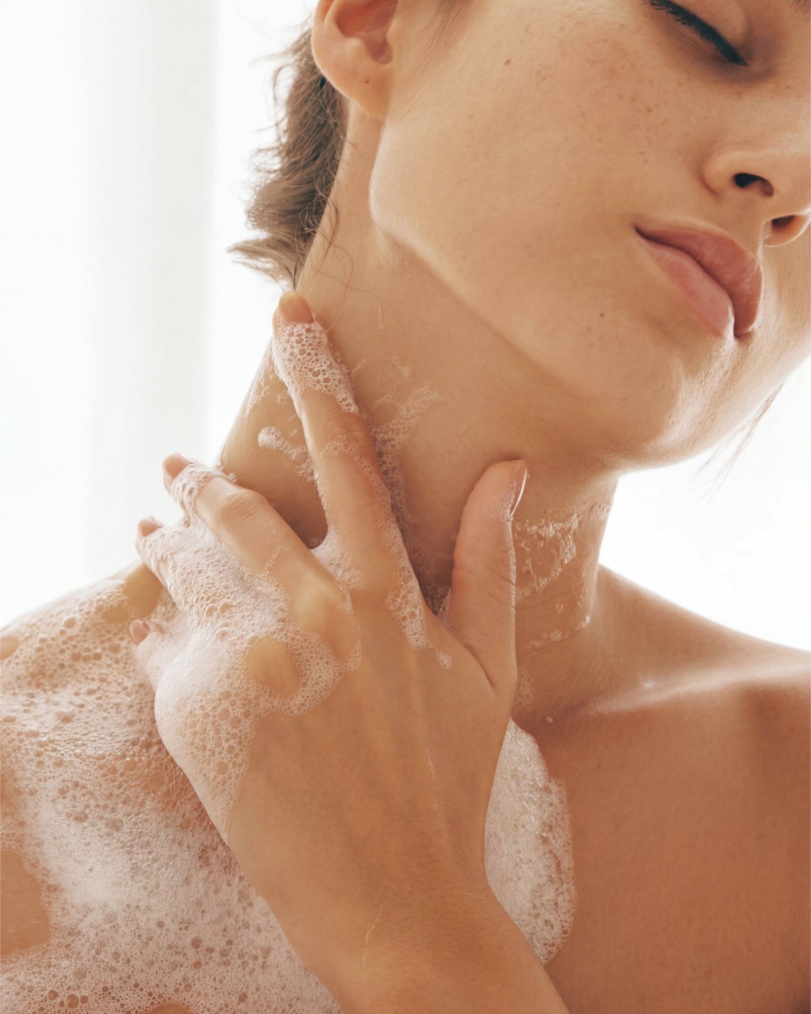 How to Use PanOxyl for Back Acne: Body Wash, Spray and Patches