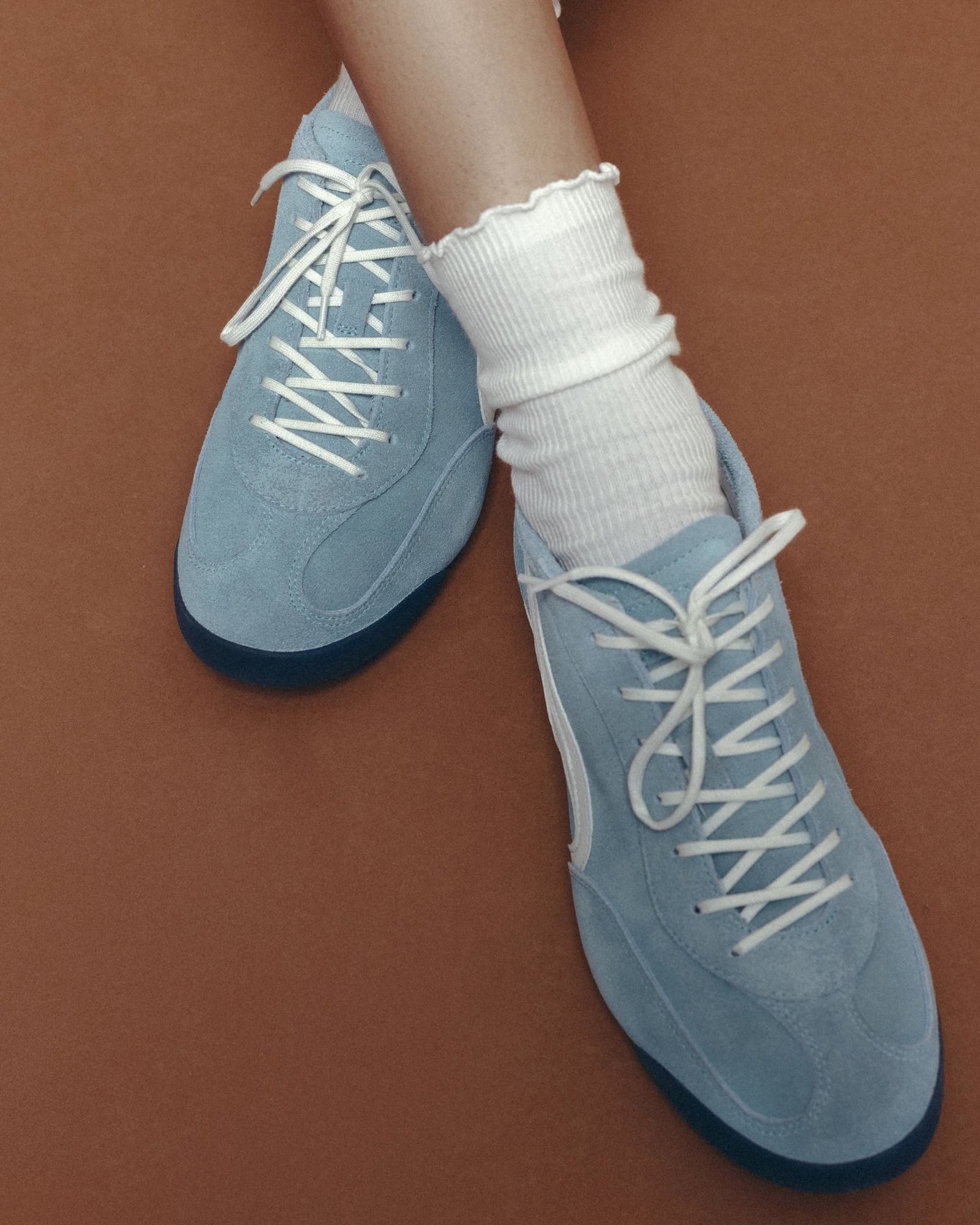The Worn-In Retro Runner: Flat Suede Sneakers for Fall