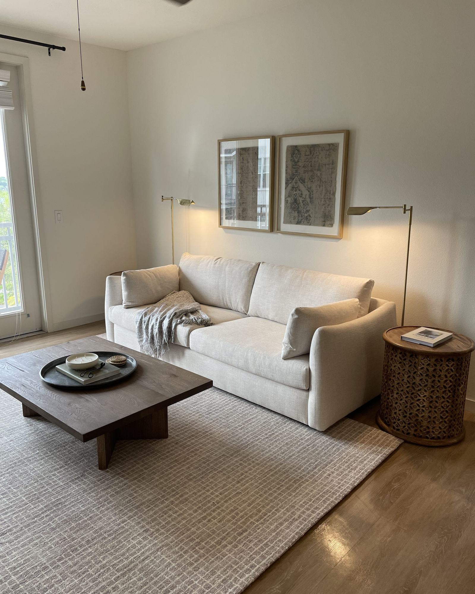 Finding a Sofa for Small Living Room Layouts