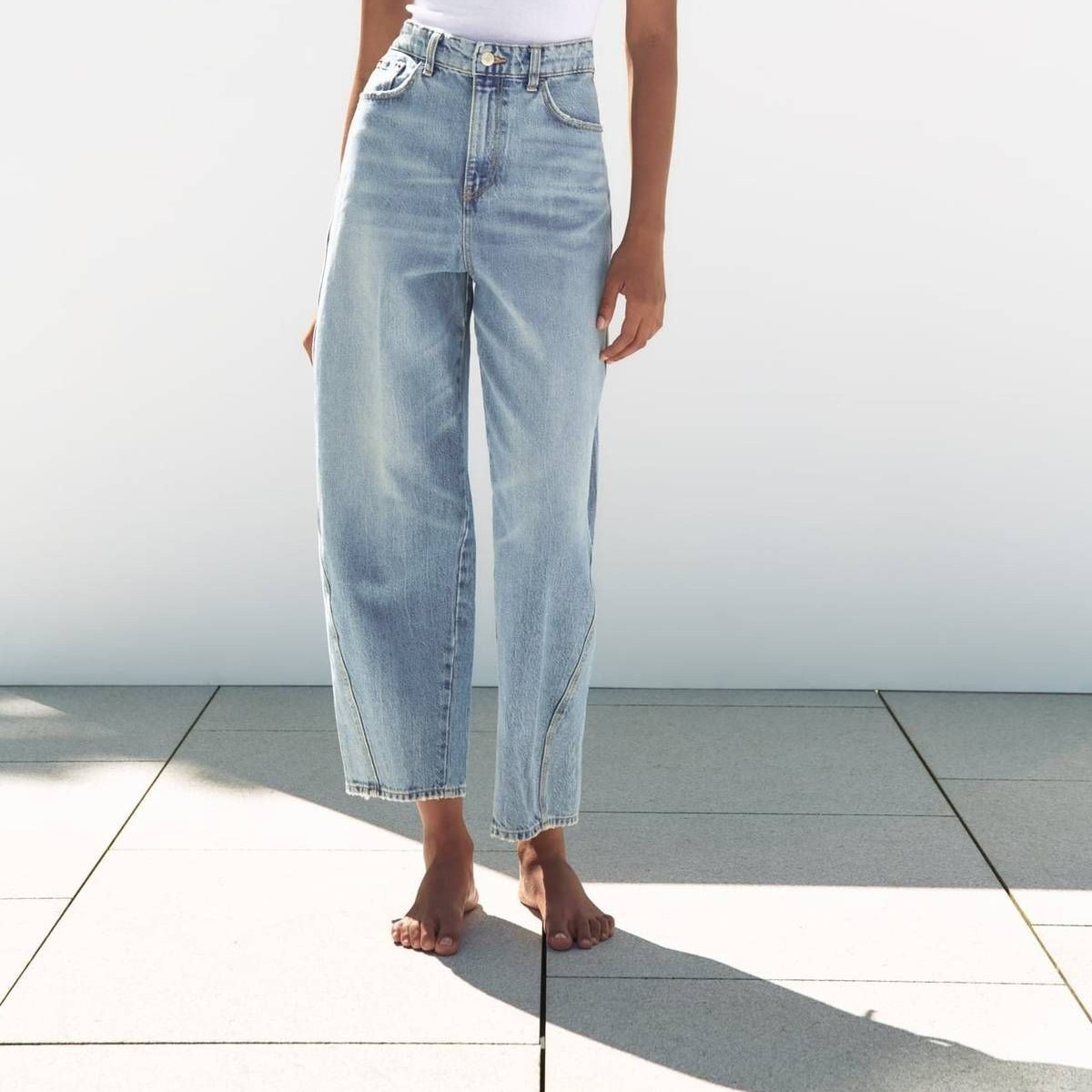 Jeans for a Long Torso: Fit and Rise Guide