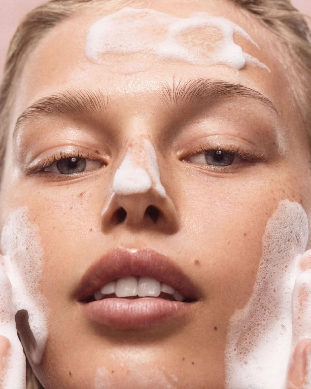 Kiehl's Ultra Facial Cleanser and the Gentle Cleansers Around It