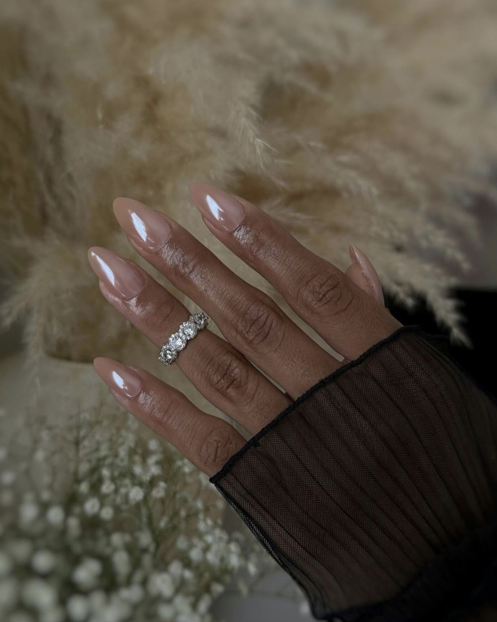 Wedding Guest Nails That Stay Out of the Bride's Way