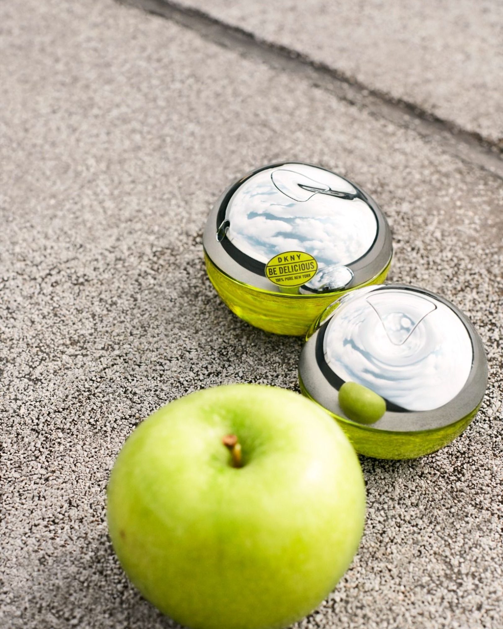 DKNY Be Delicious, the Big Apple in a Green Glass Bottle
