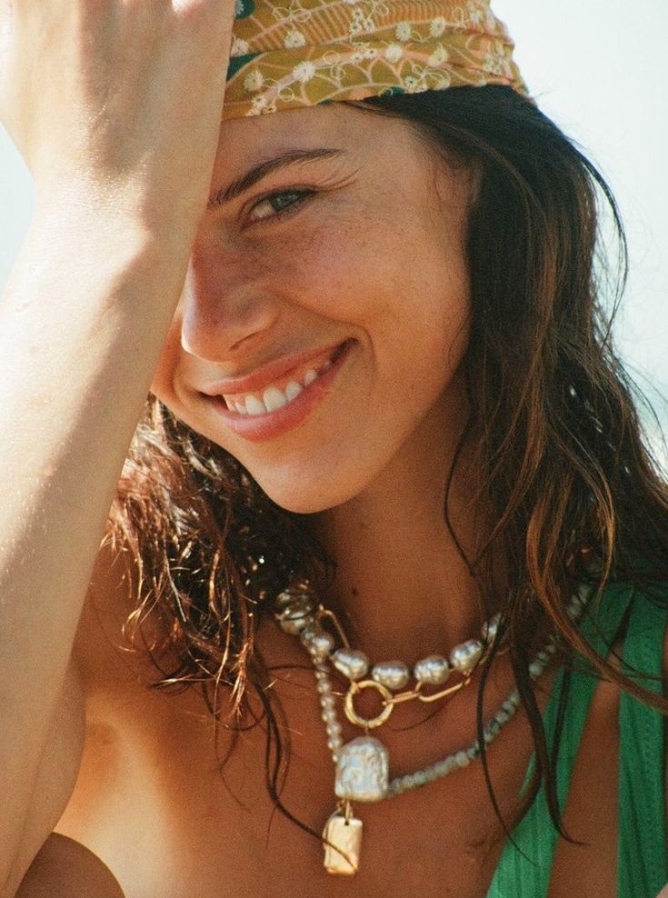 Necklaces Under $250