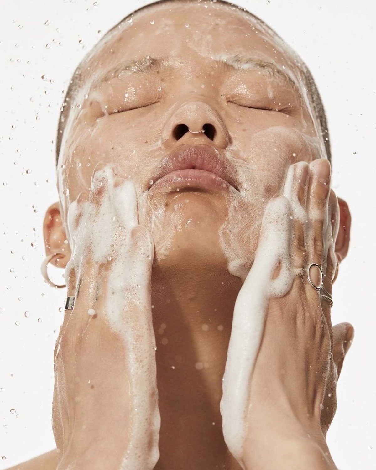 Face Cleanser for Sensitive Skin: Gels, Milks and Balms