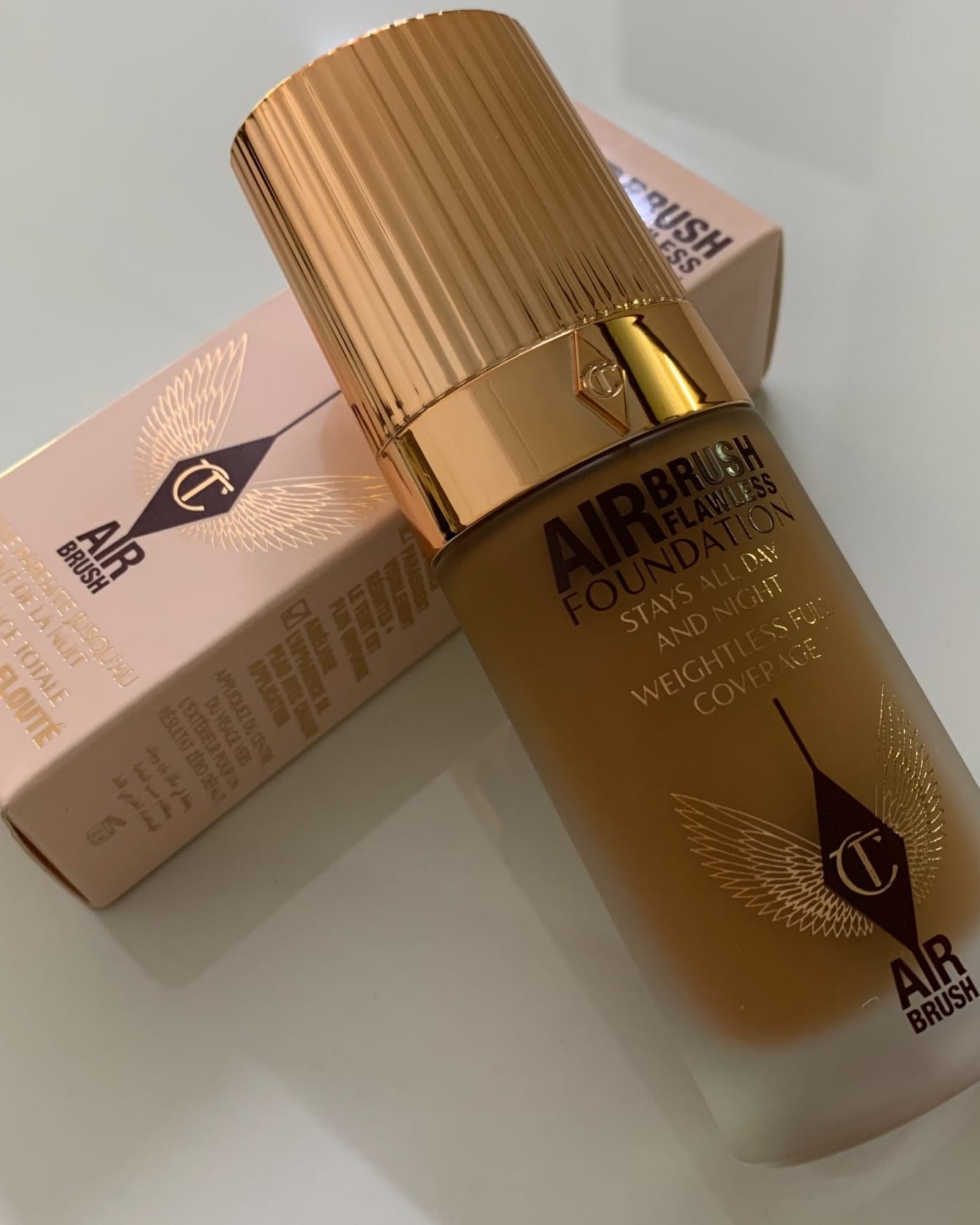 Charlotte Tilbury Foundation: Matte, Glow and Everything Around It