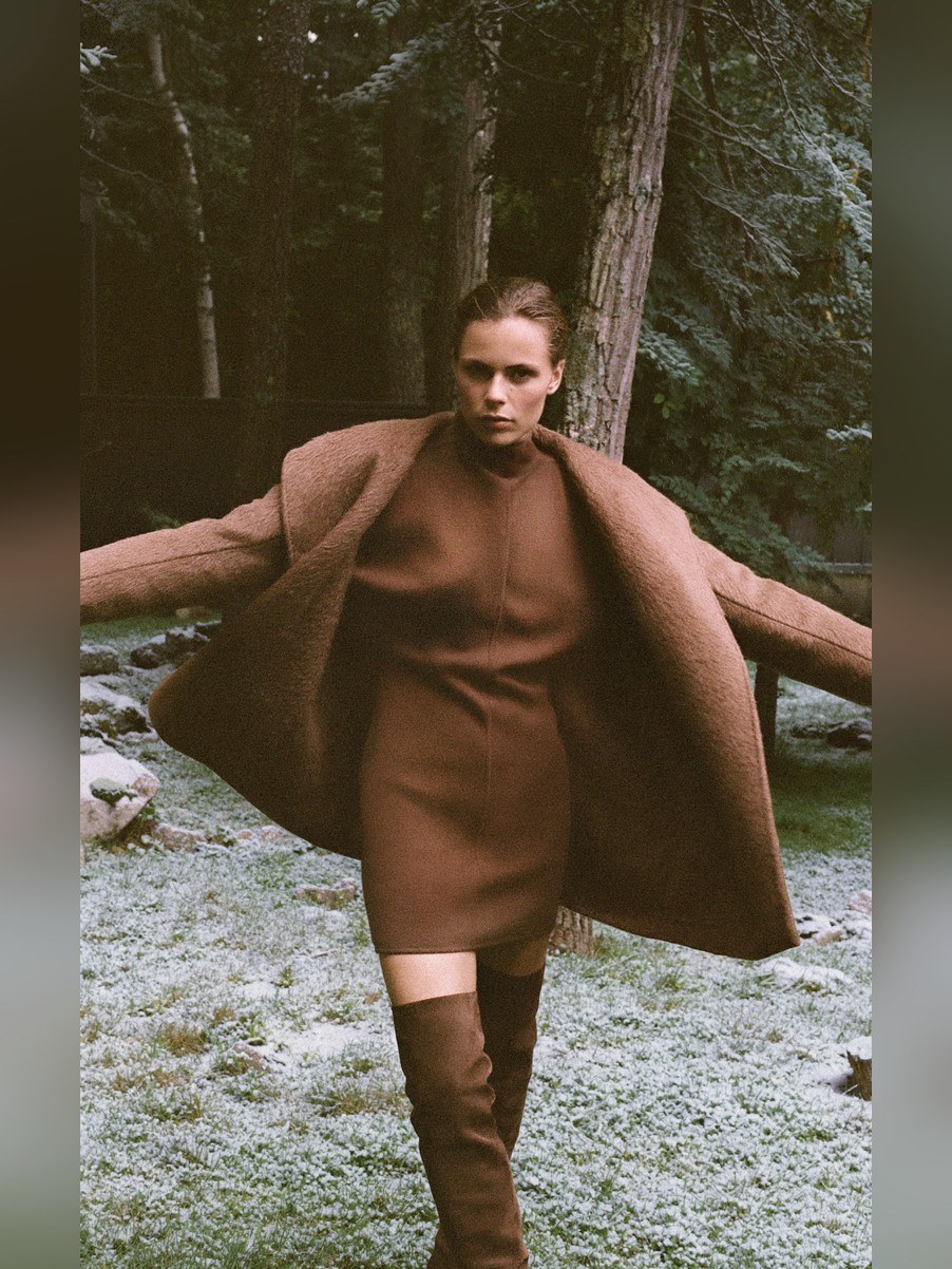 Camel Mountain Weekend outfit: Quiet luxury for a mountain weekend.