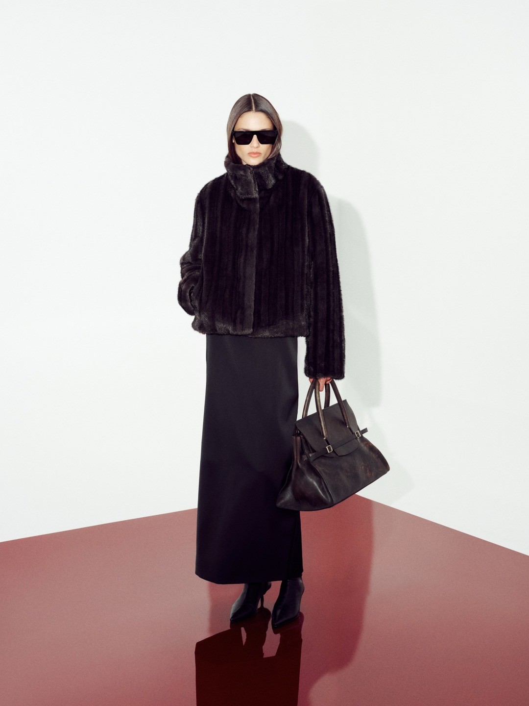 Chocolate Faux Fur Gallery Day outfit: A cosy-but-polished layer for gallery weekends.