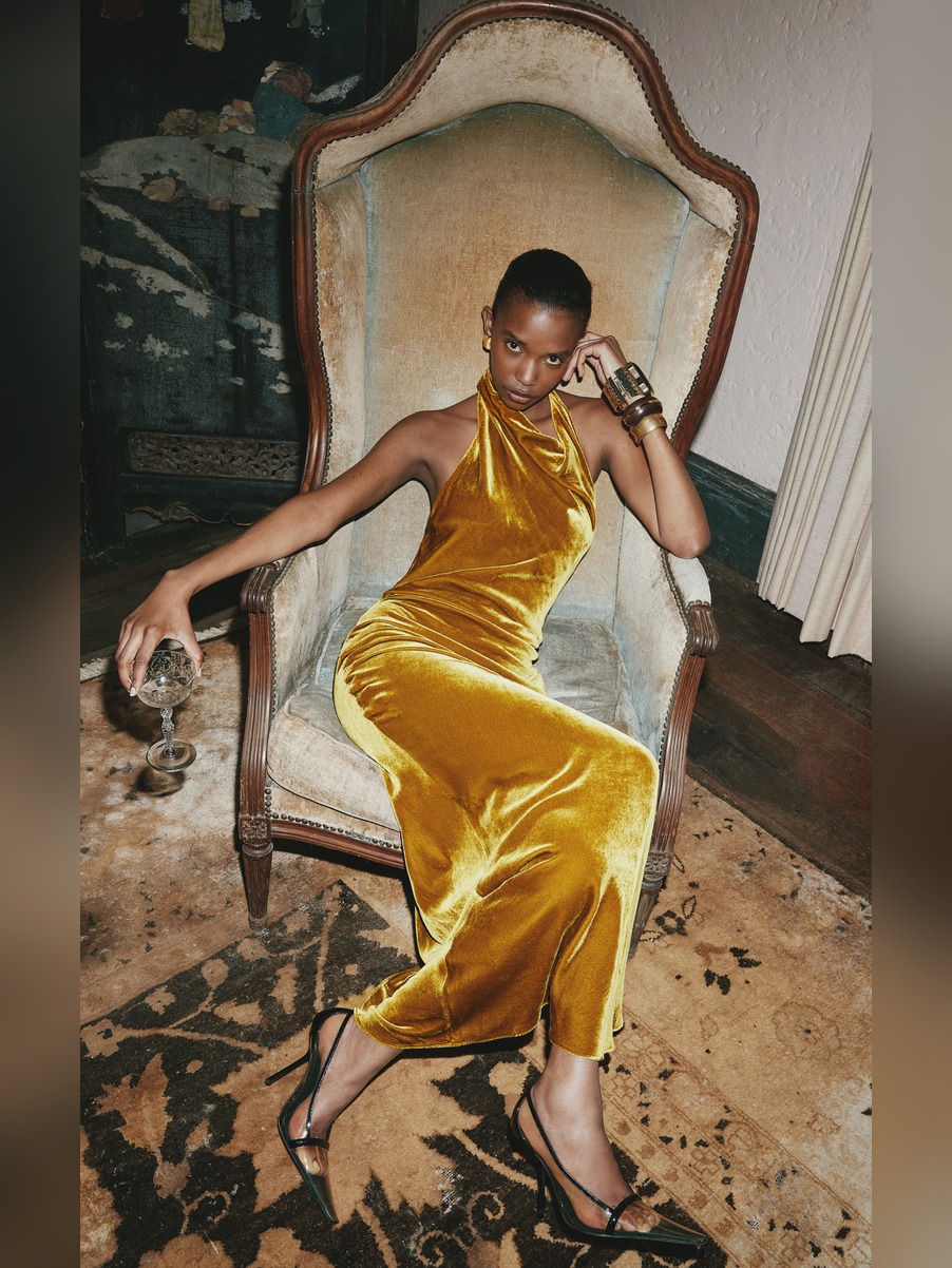 Gold Velvet Evening outfit: Pure old-Hollywood glamour for a festive night out.