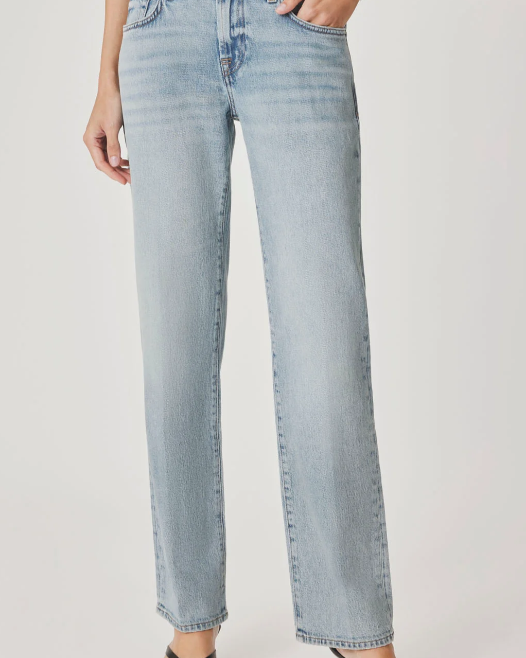 Alie Straight Leg Jean in Light Wash