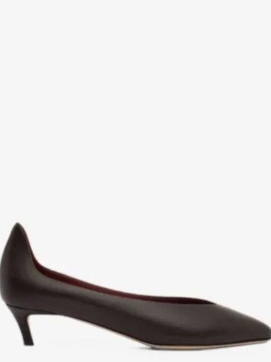 Pointed-toe kitten-heel pumps