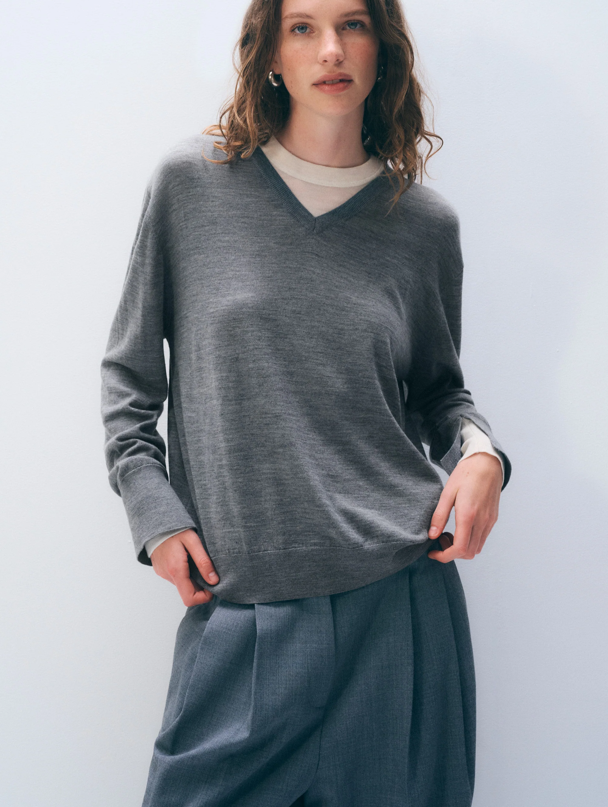 Superfine Merino Layered V-Neck | Pewter Heather / Ivory Trim